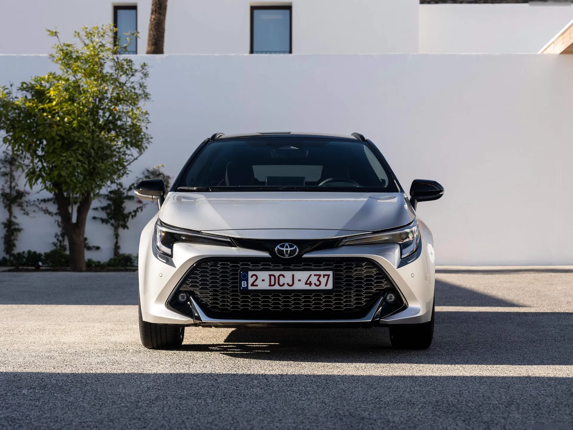 Toyota Corolla Touring Sports (2023) - Front