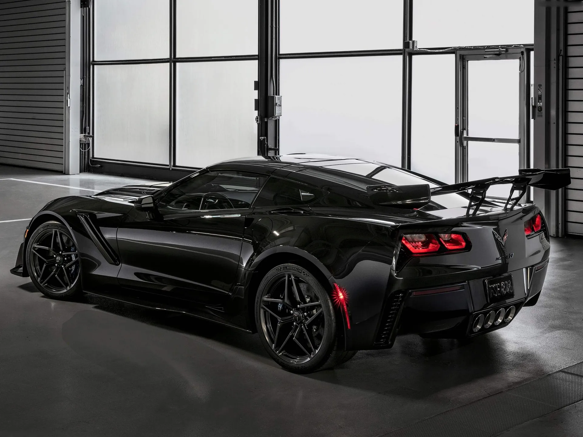 Chevrolet Corvette ZR1 (2019) – zadní tříčtvrteční pohled