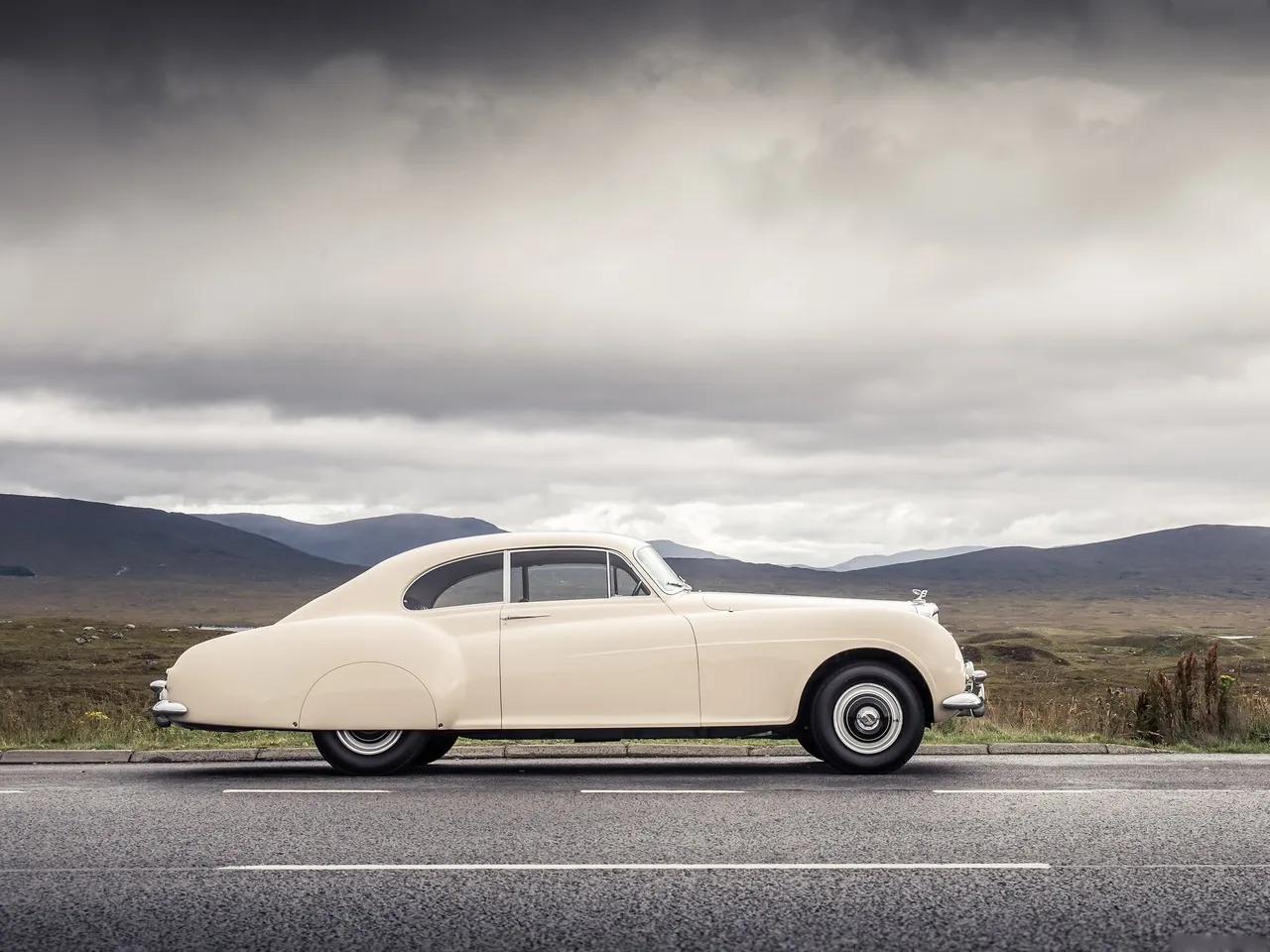 Bentley R-Type Continental (1953) – boční profil
