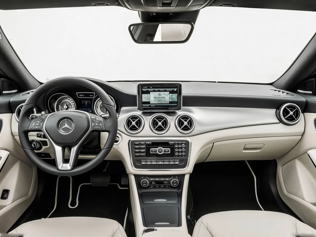Mercedes-Benz CLA-Class (2014) - Interior