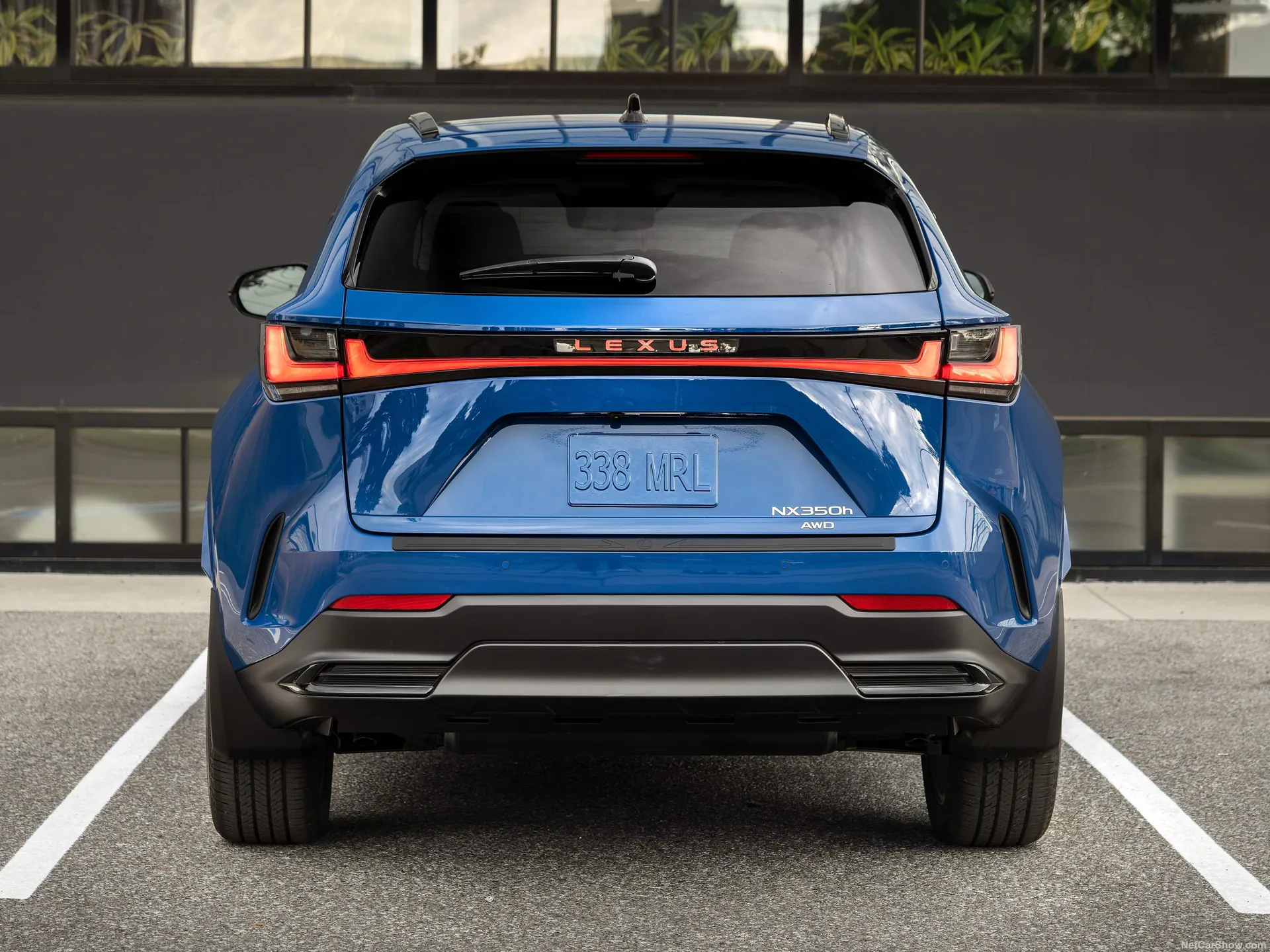 Lexus NX [US] (2027) – zezadu