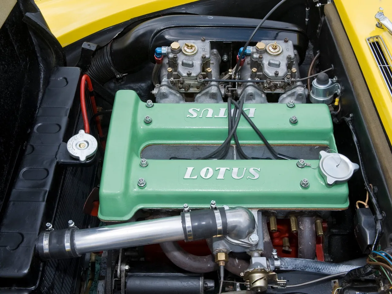 Lotus Elan (1962) – motorový prostor