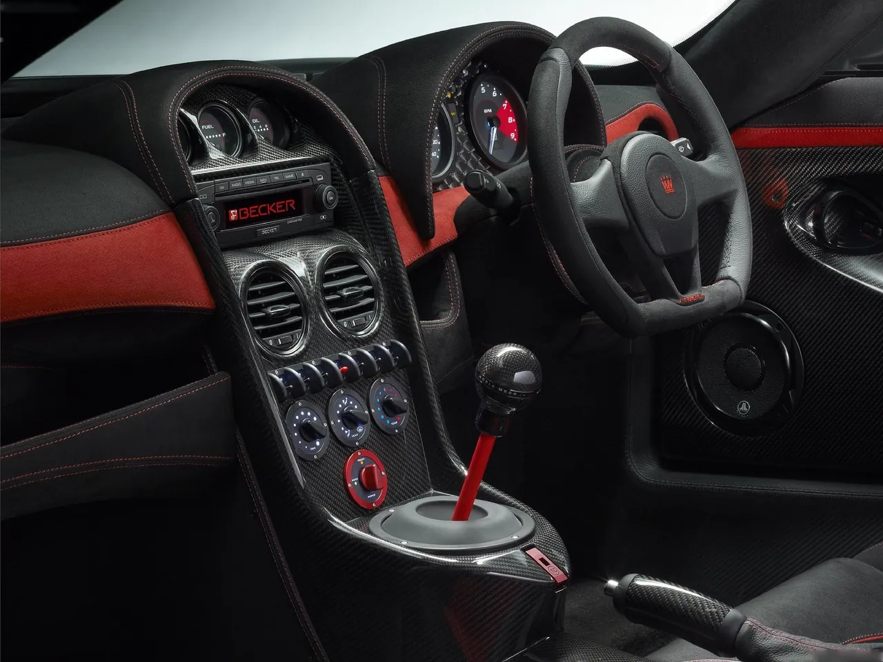 Noble M600 (2010) – interiér