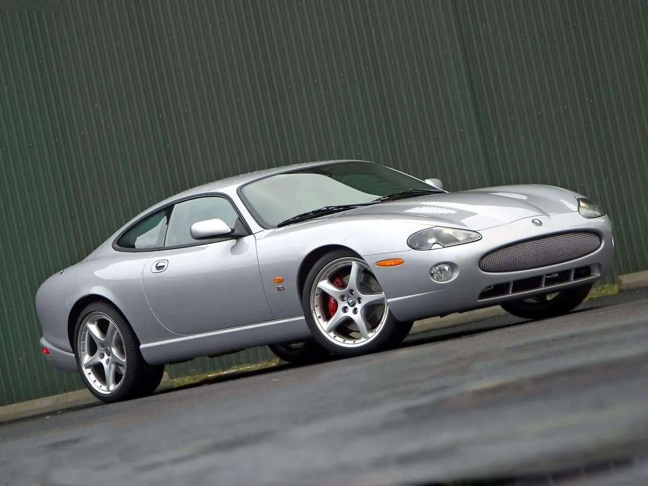 Jaguar XKR Coupe (2005)