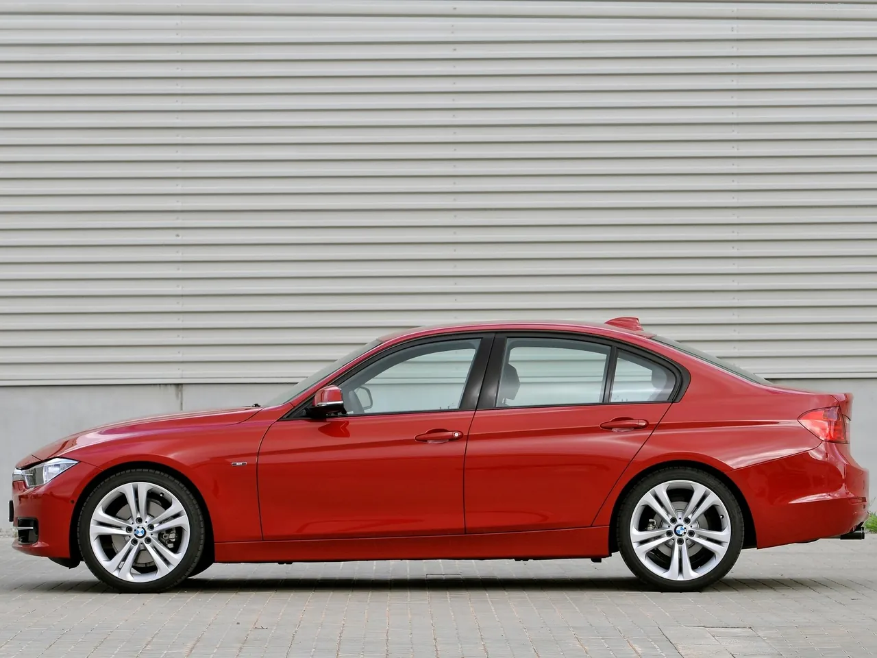 BMW 3-Series (2012) – boční profil