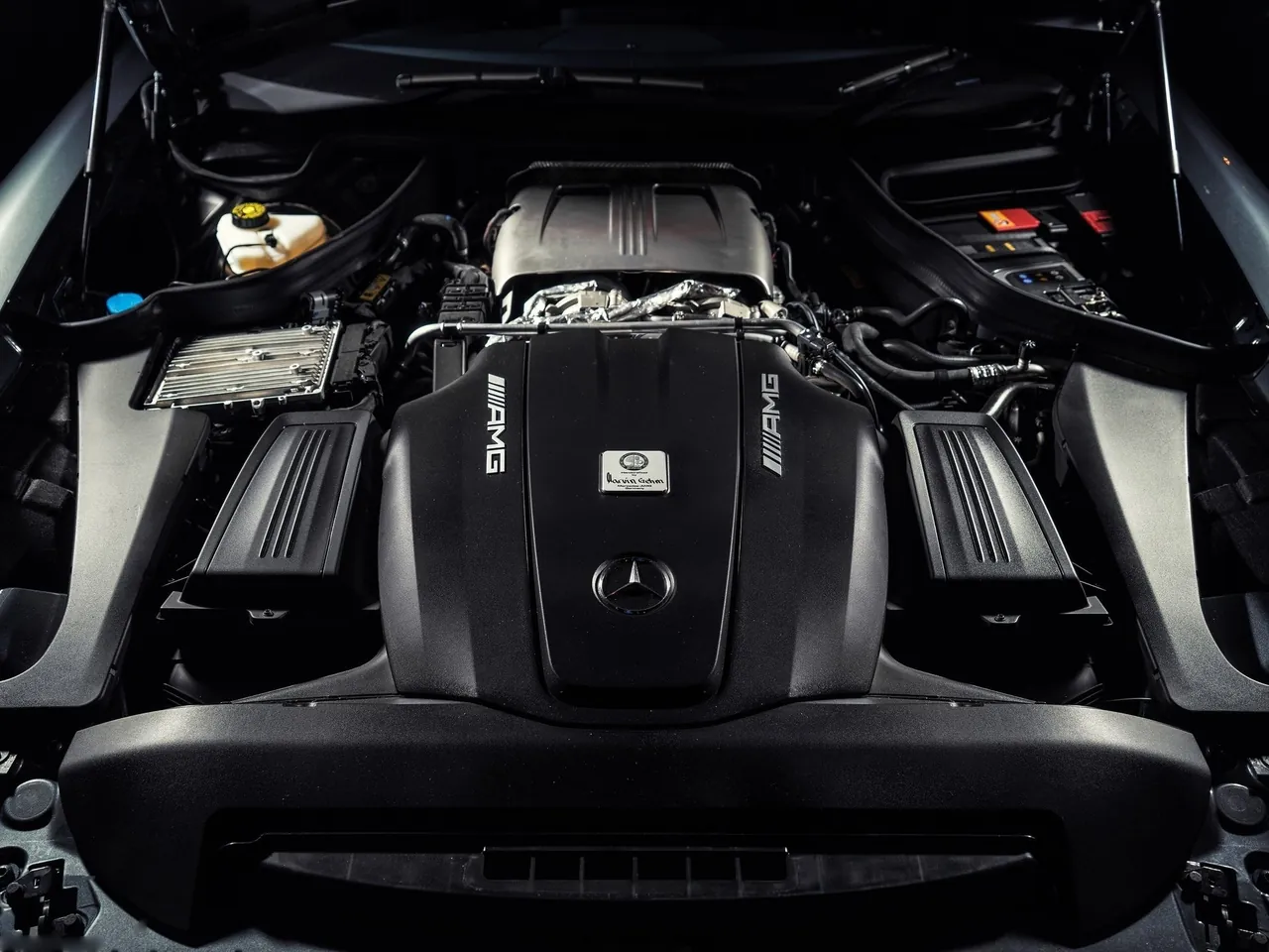 Mercedes-Benz AMG GT S [UK] (2016) - Engine Bay