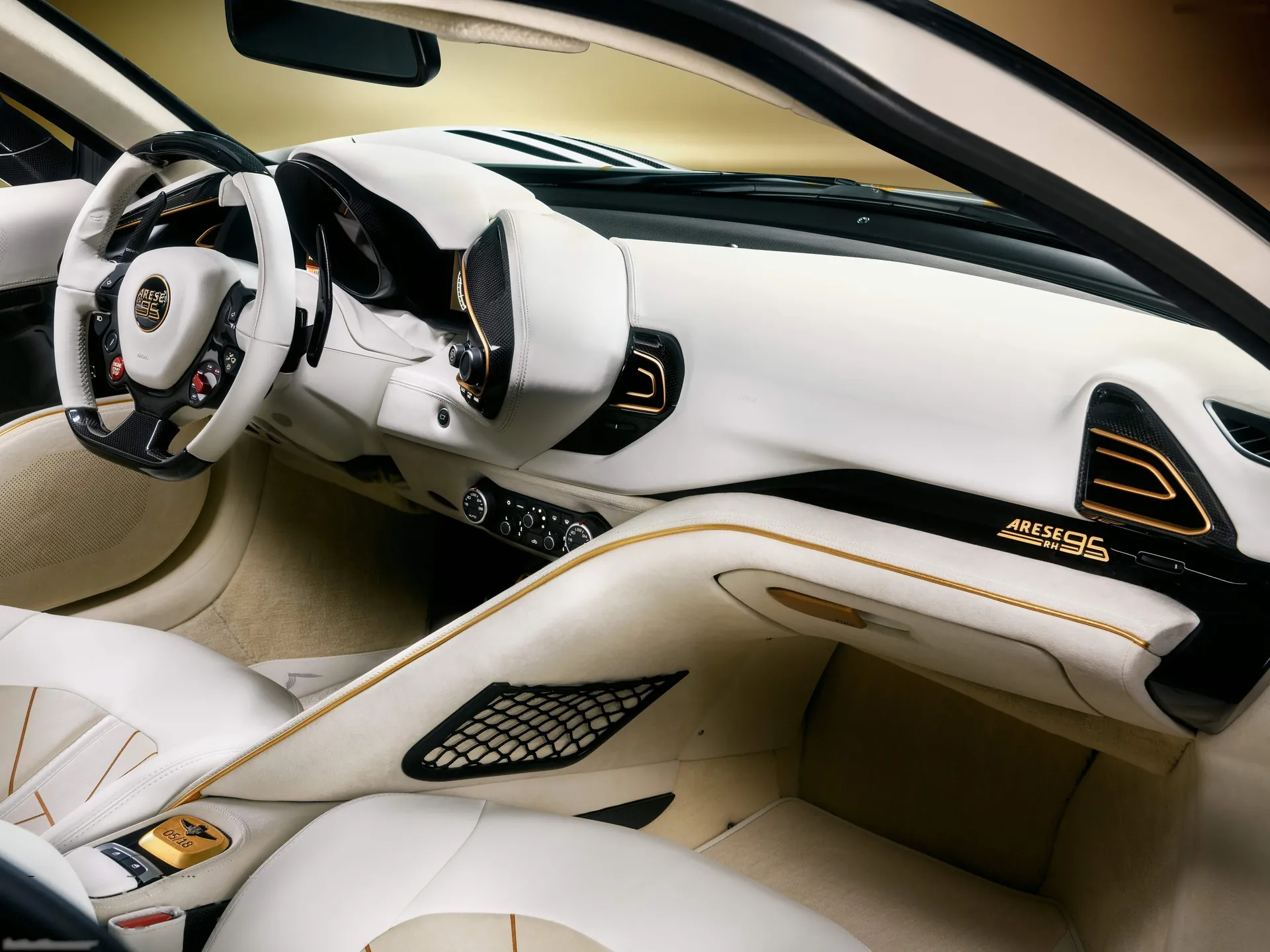 Touring Superleggera Arese RH95 Vento DOro (2024) – interiér