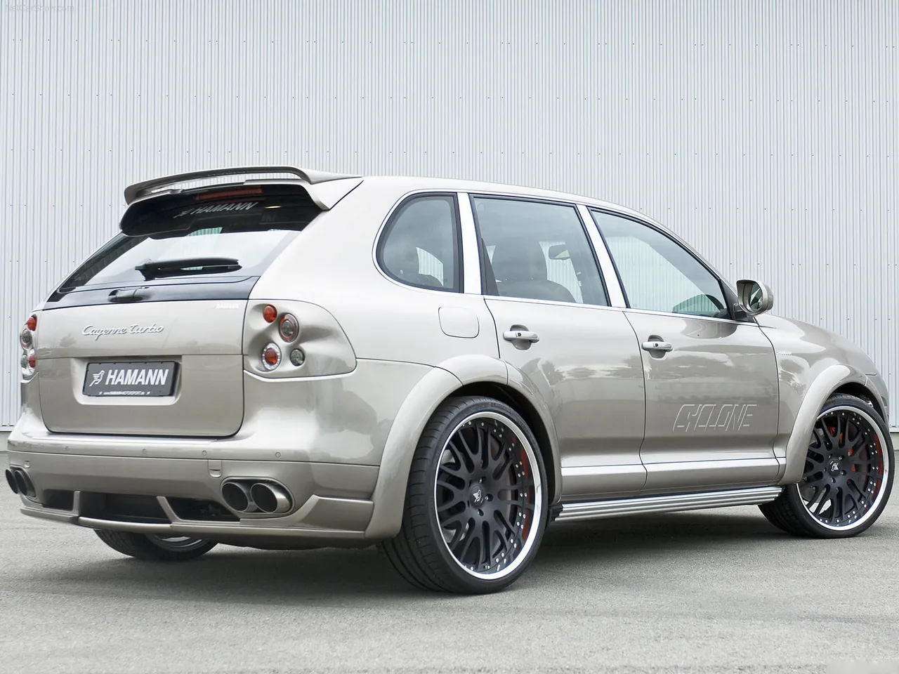 Hamann Porsche Cayenne Cyclone (2007) – zadní tříčtvrteční pohled