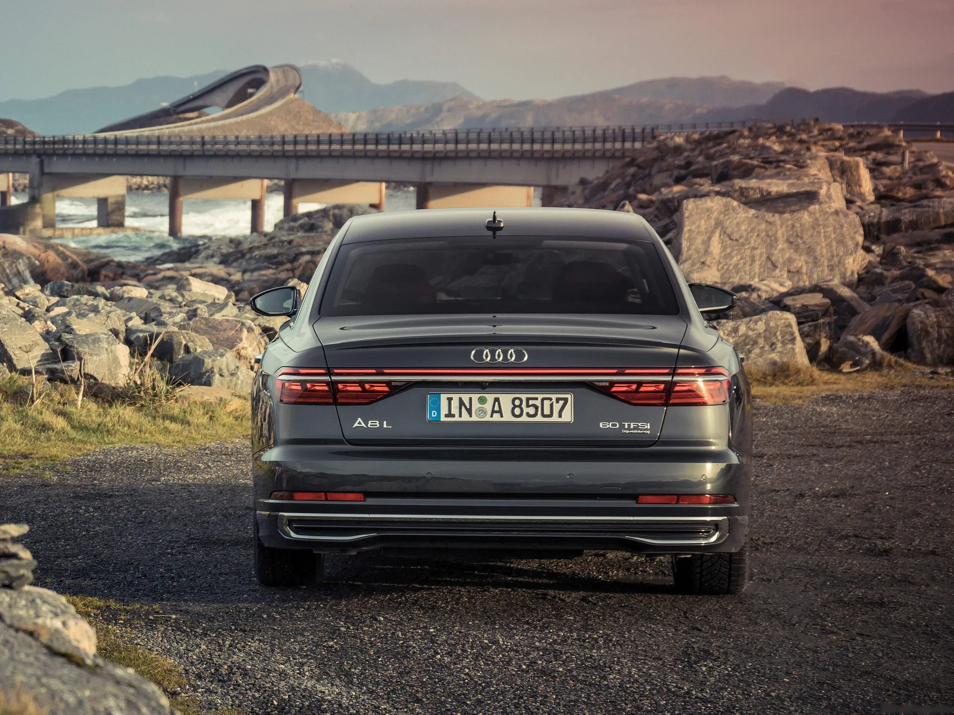 Audi A8 L (2022) – zezadu