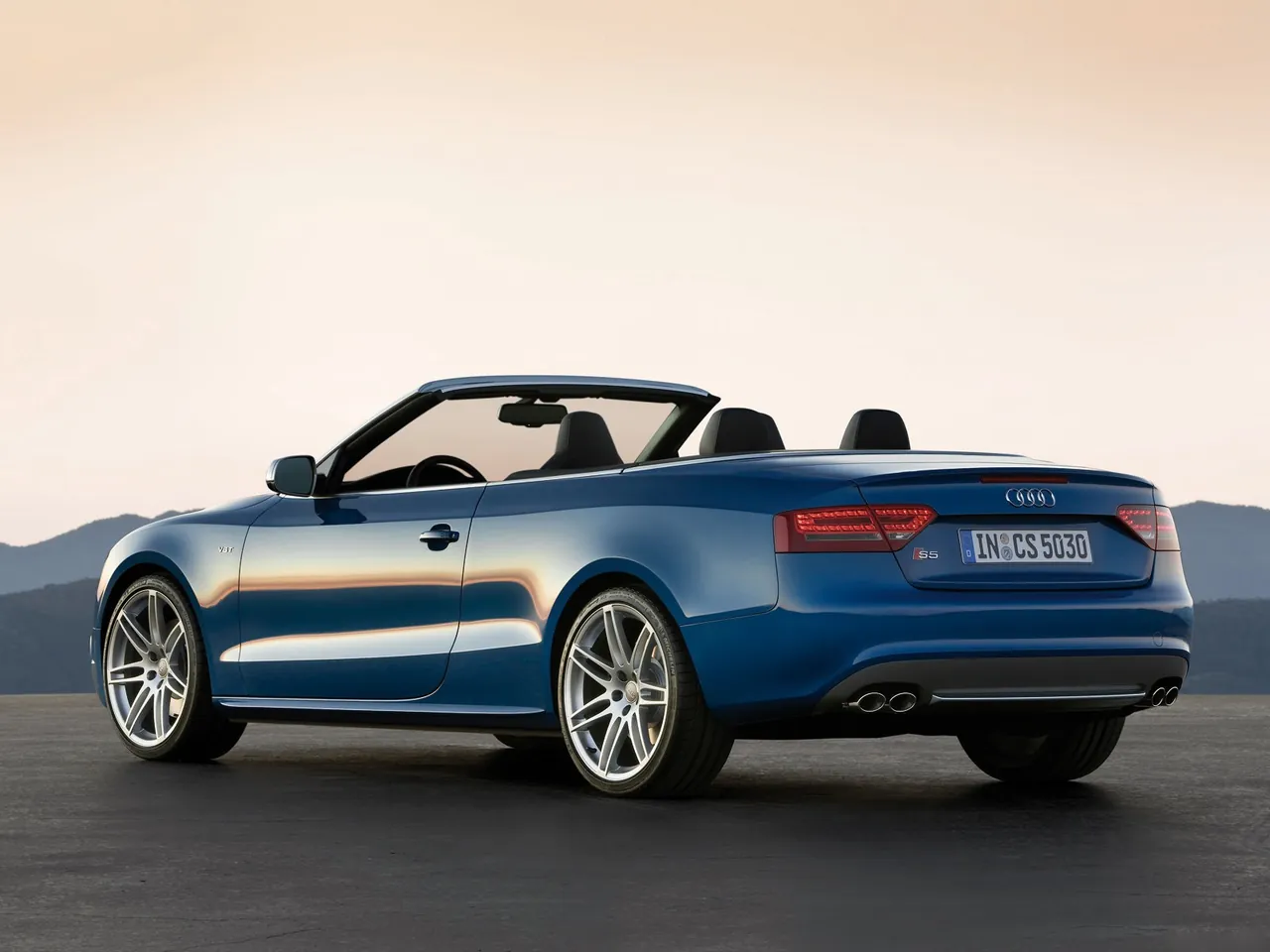 Audi S5 Cabriolet (2010) – zadní tříčtvrteční pohled