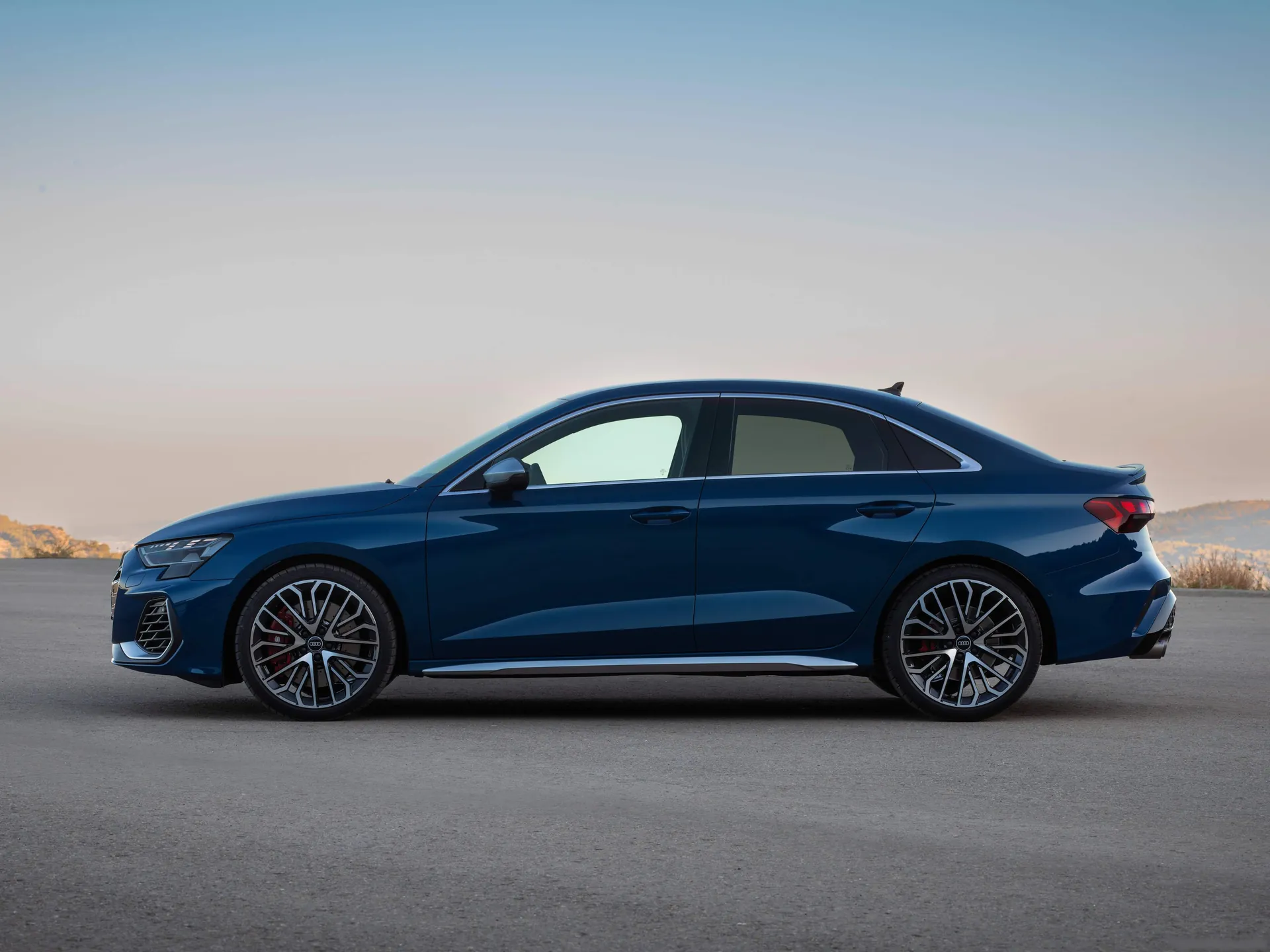 Audi S3 Sedan (2025) – boční profil
