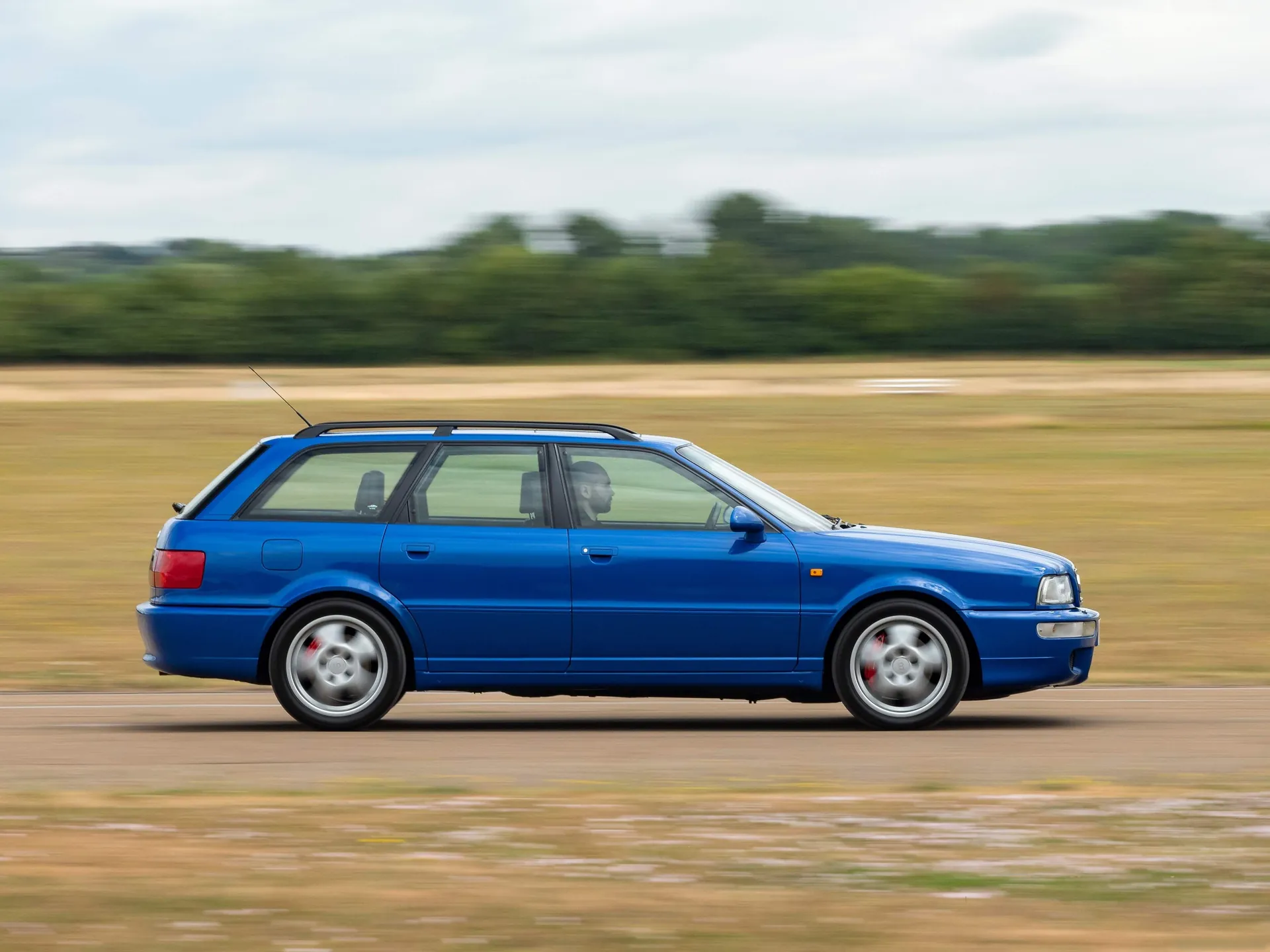 Audi RS2 Avant (1993) – boční profil