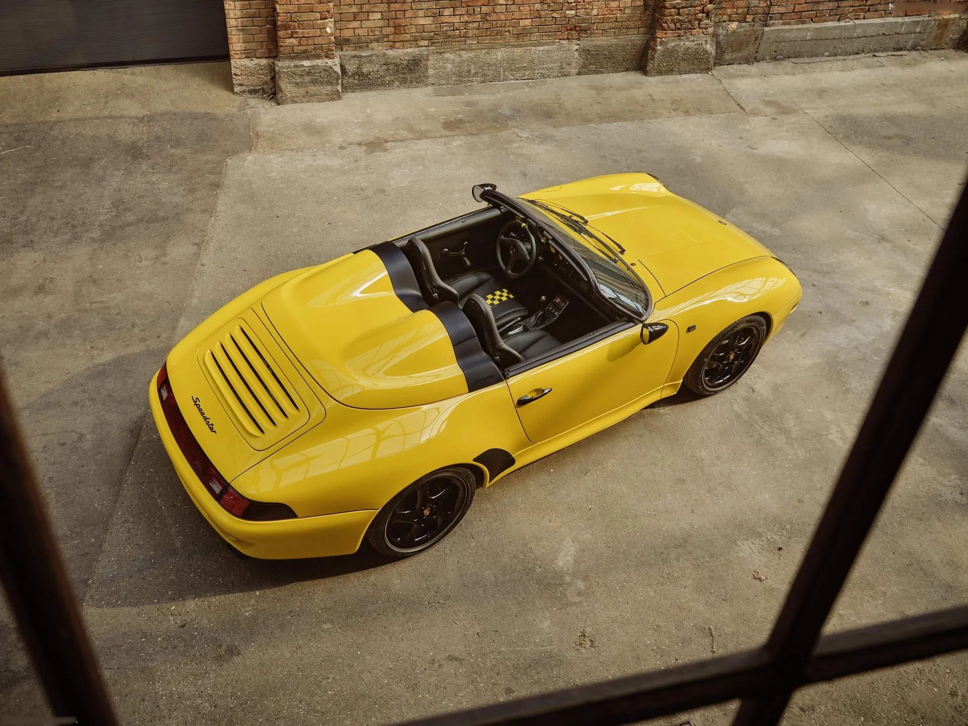 Porsche 911 Speedster Type 993 (2024) – zadní tříčtvrteční pohled