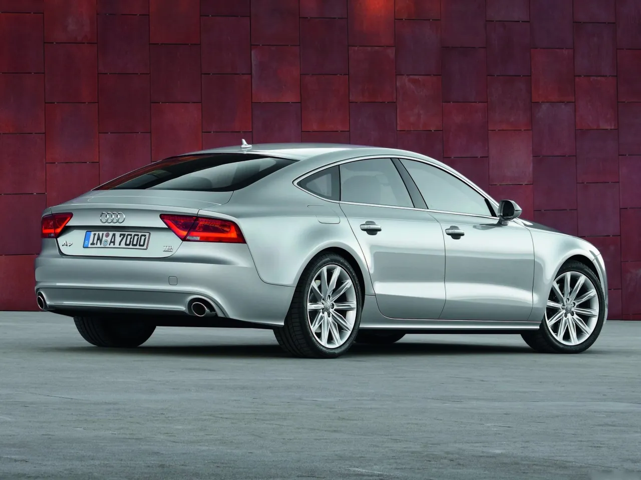 Audi A7 Sportback (2011) – zadní tříčtvrteční pohled