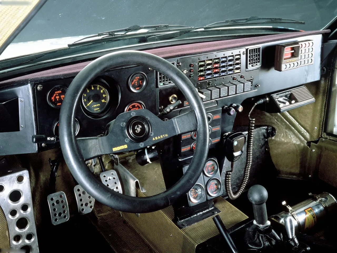 Lancia Delta S4 Gruppo B (1985) - Interior