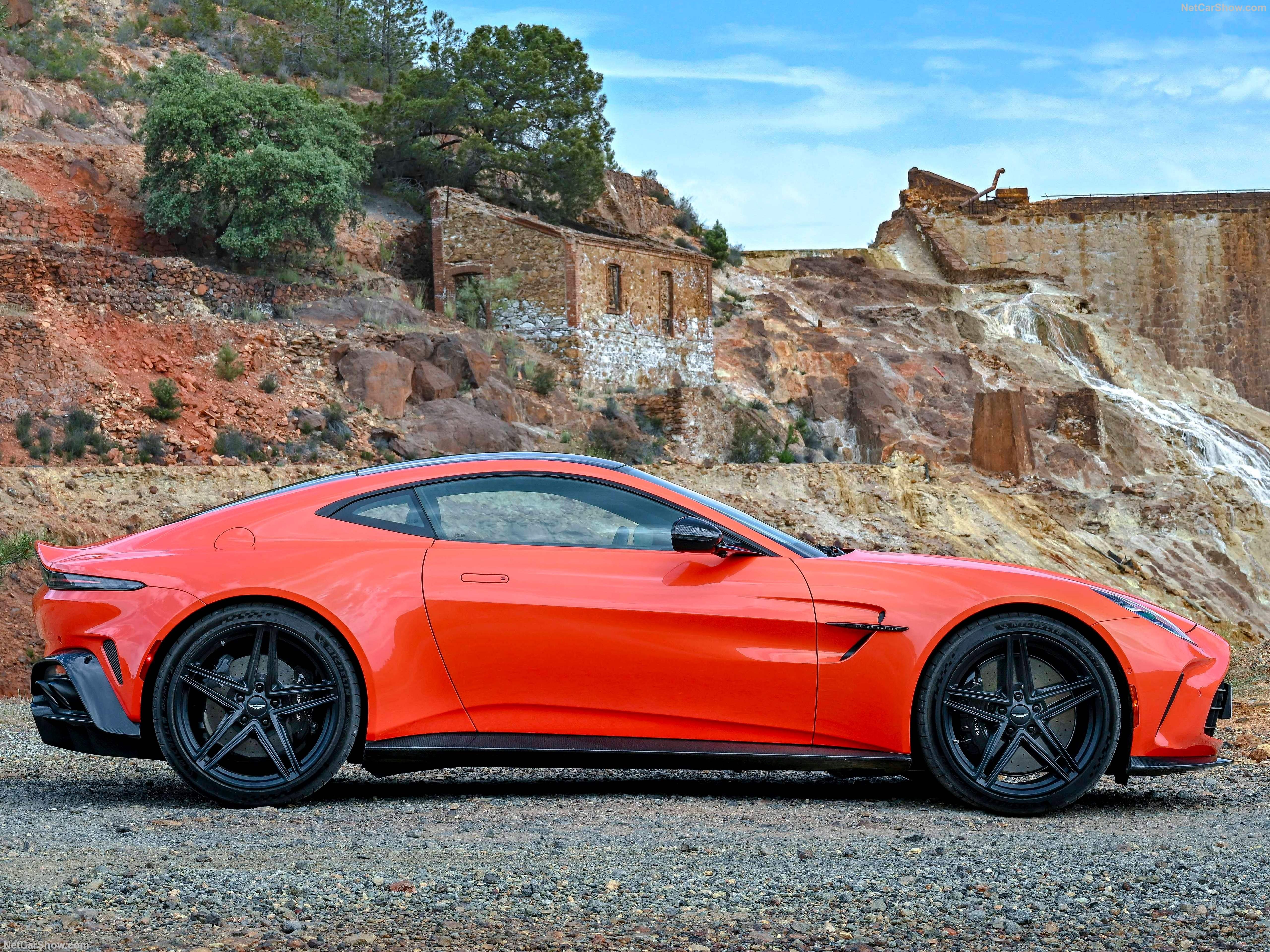 Aston Martin Vantage (2025) – boční profil