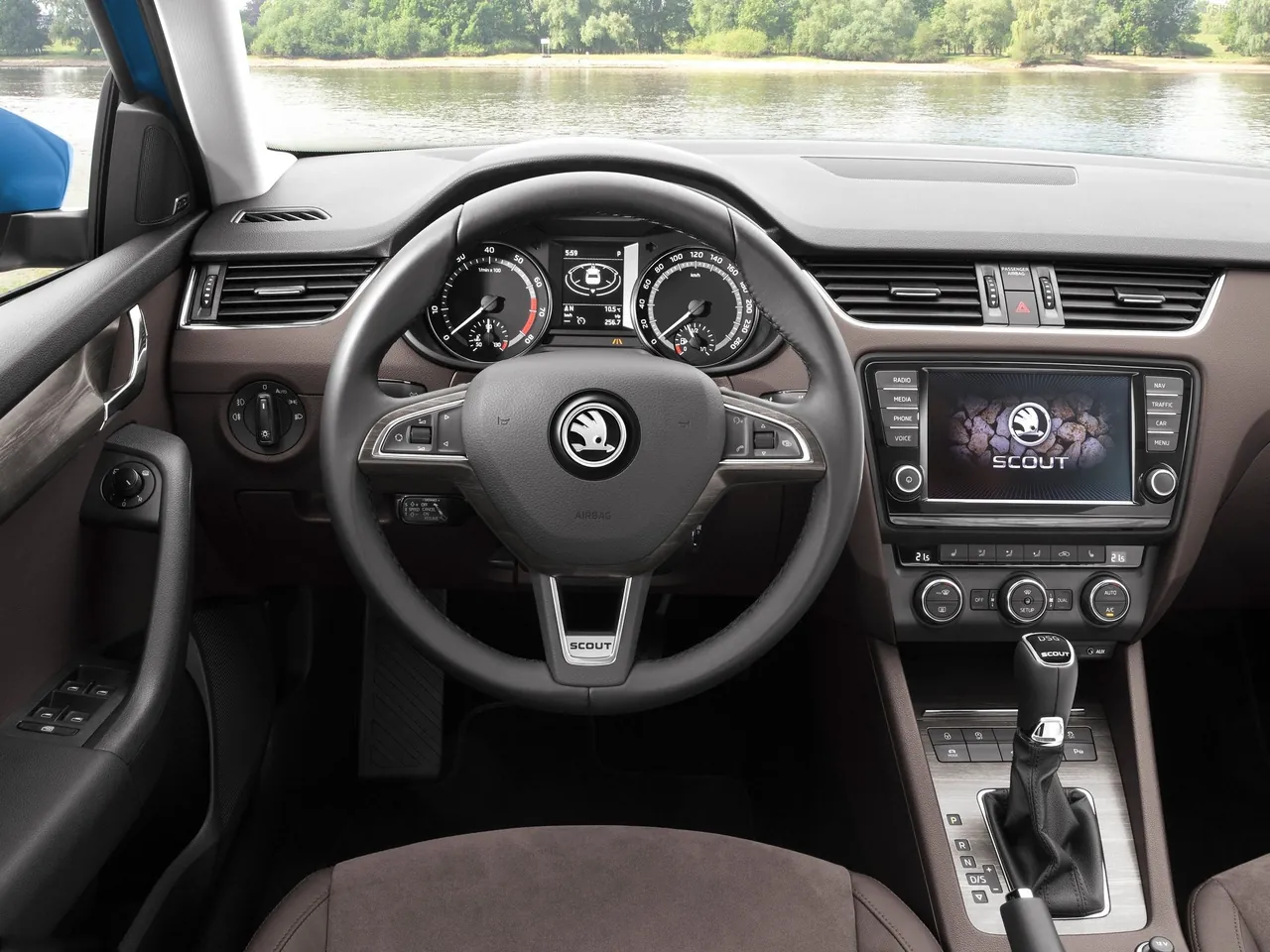 Skoda Octavia Scout (2015) – interiér