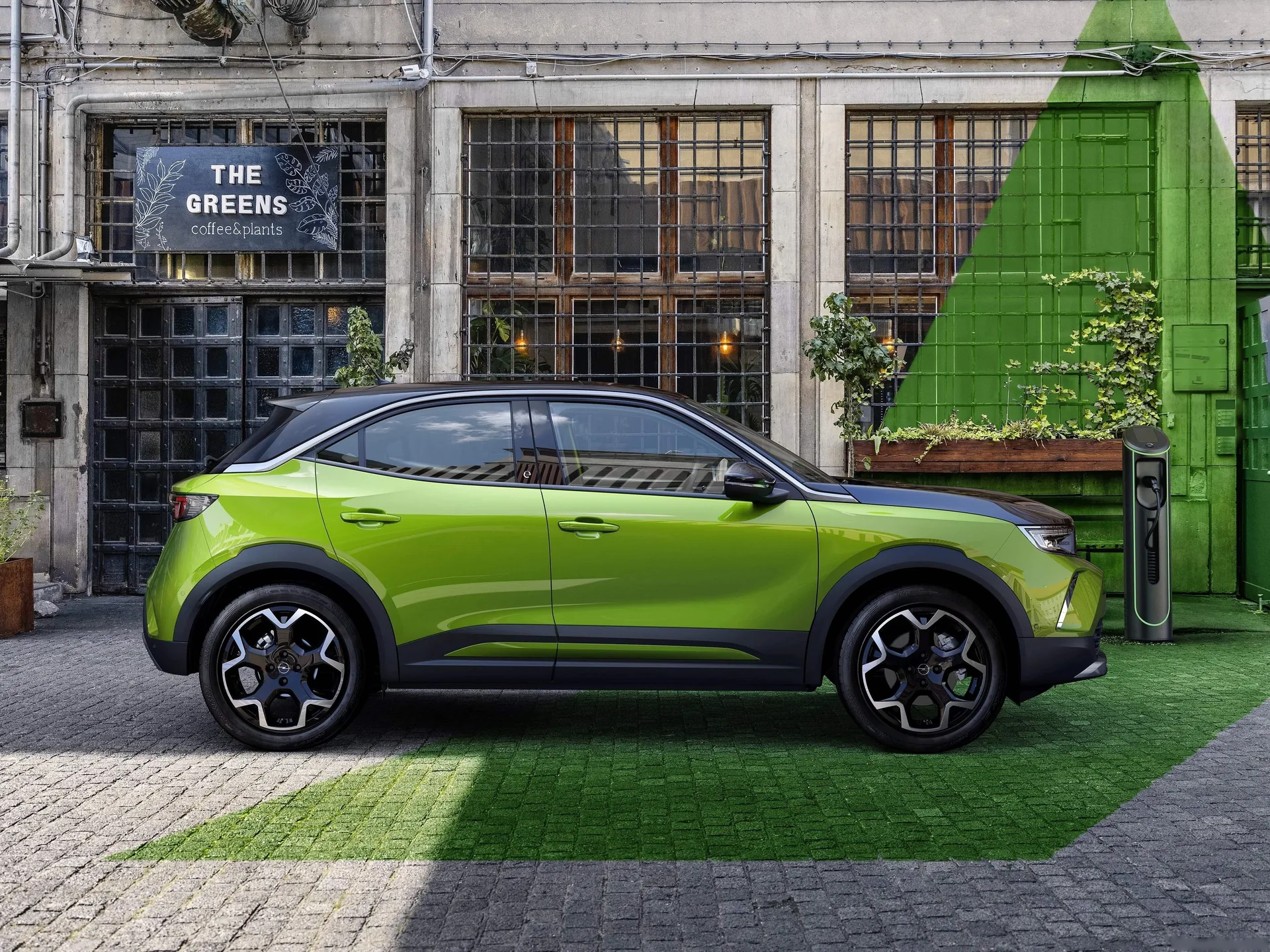 Opel Mokka-e (2021) – boční profil