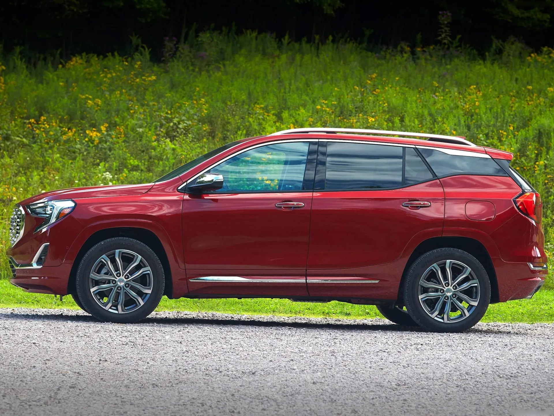 GMC Terrain Denali (2018) – boční profil