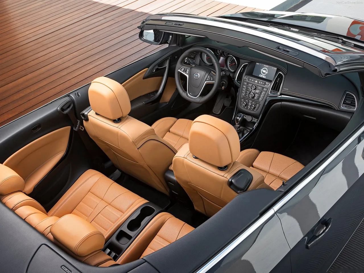 Opel Cascada (2013) - Interior