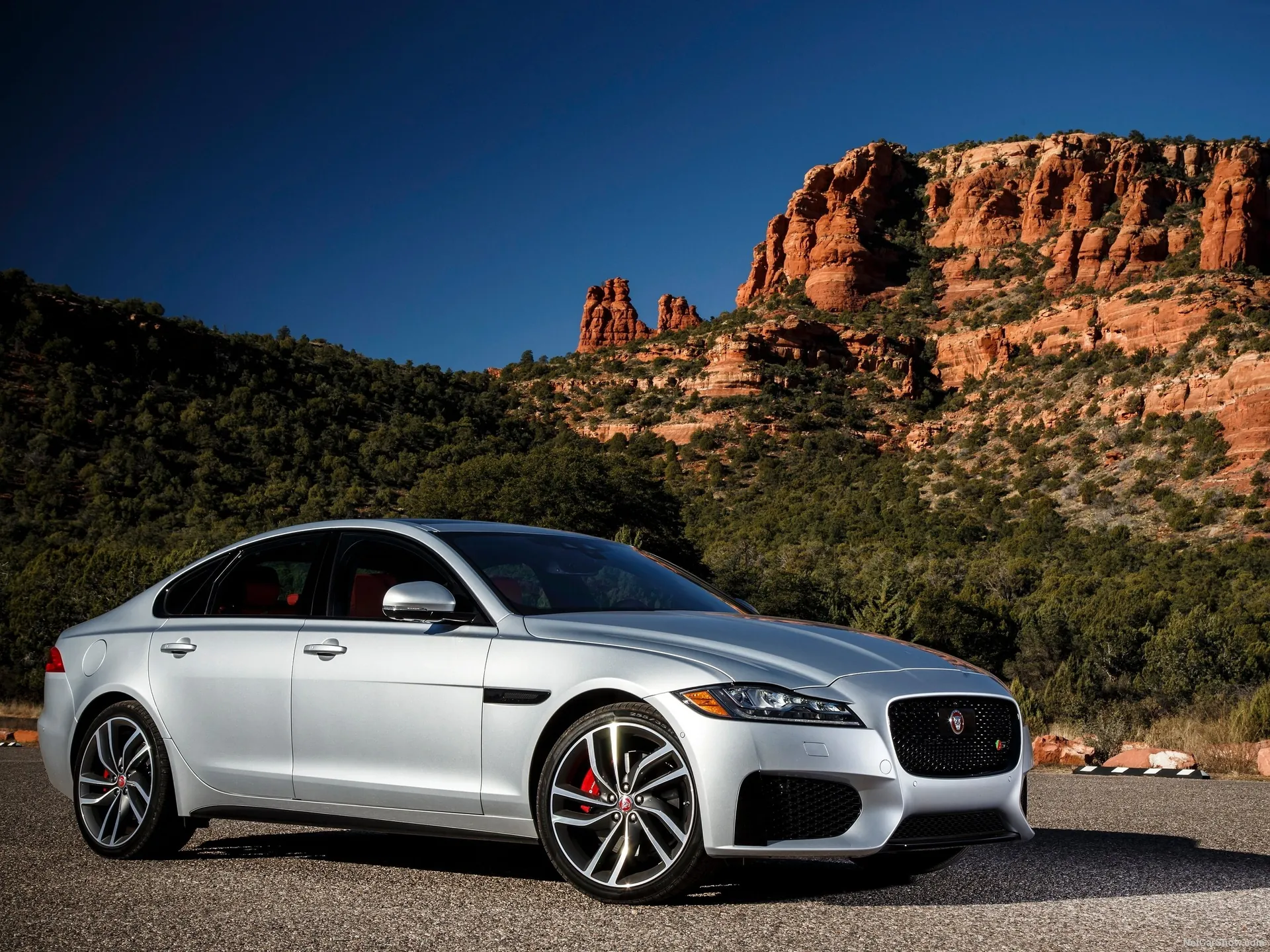 Jaguar XF [US] (2016)