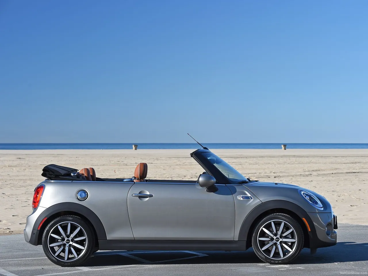 Mini Cooper S Convertible (2016) – boční profil