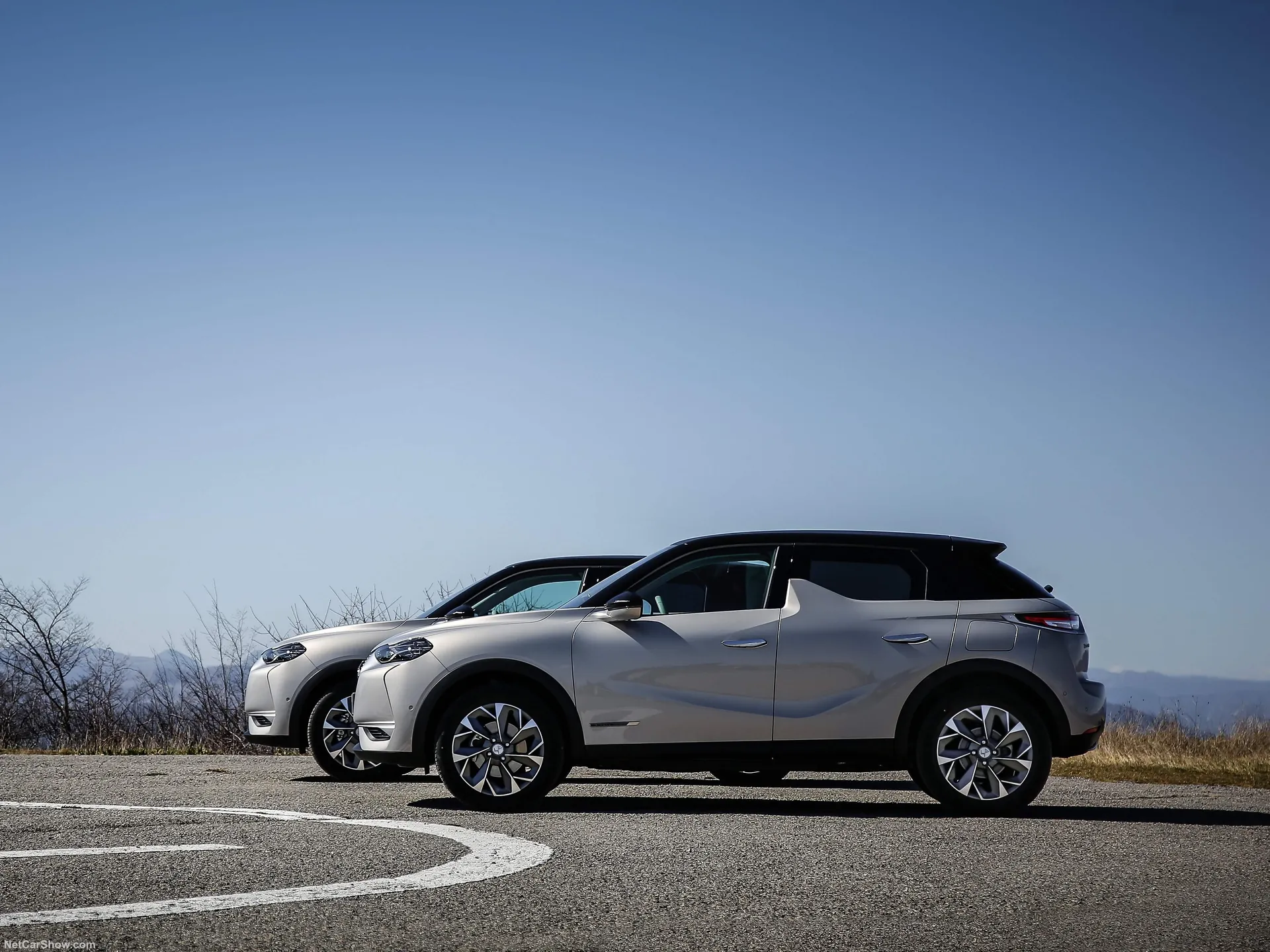 DS 3 Crossback E-Tense (2020) – boční profil