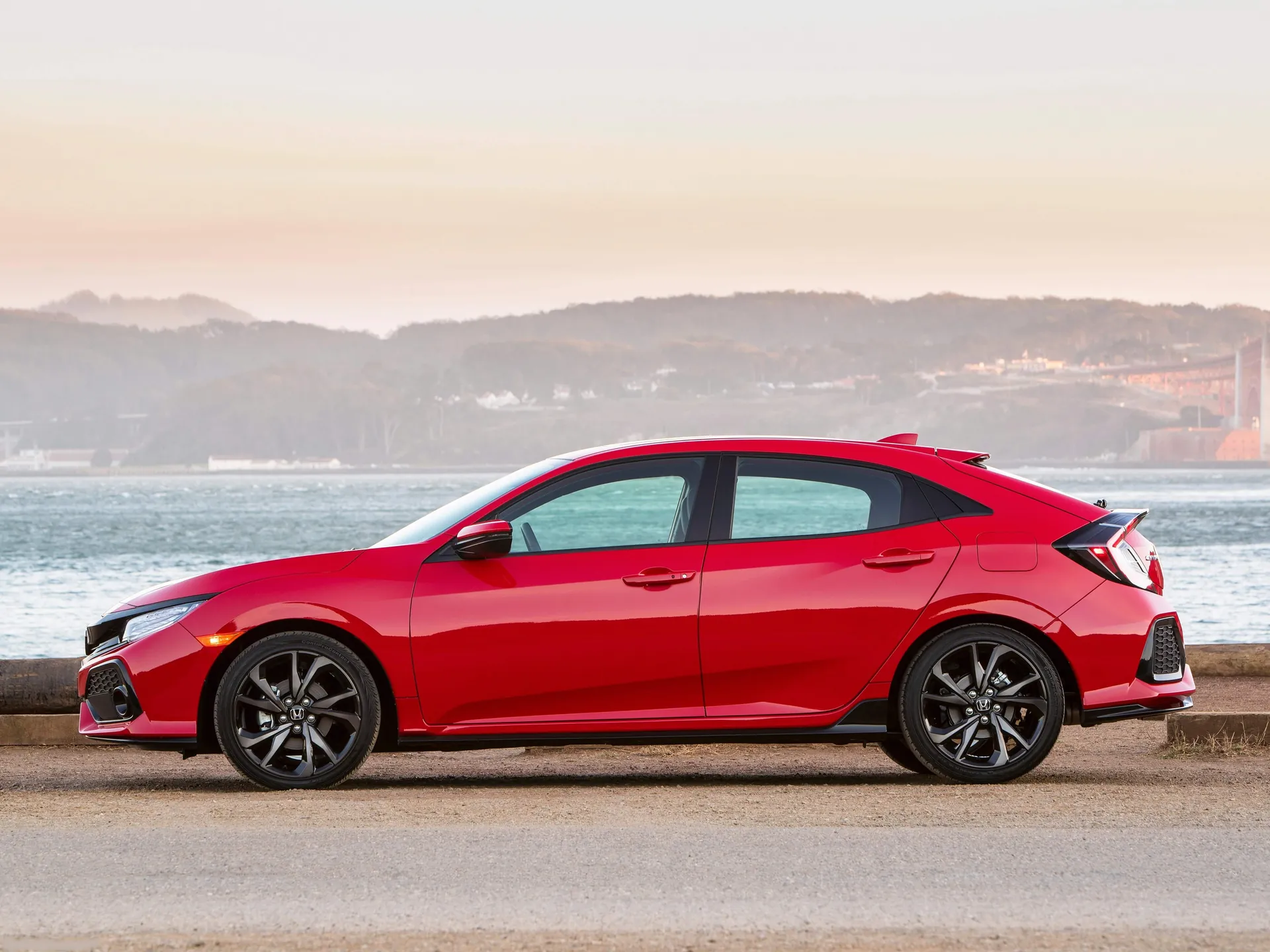 Honda Civic Hatchback (2017) - Side Profile