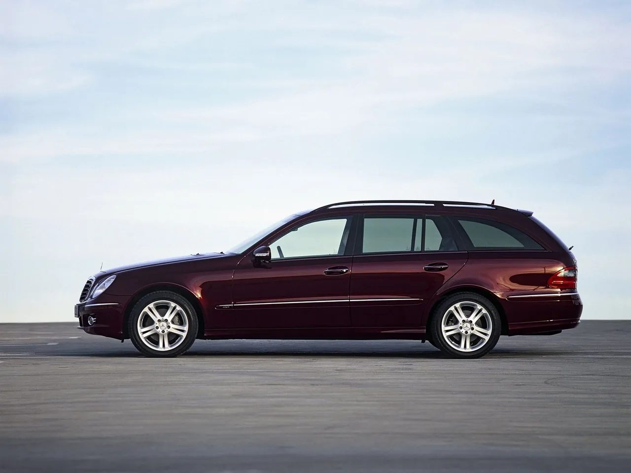 Mercedes-Benz E-Class Estate (2006) – boční profil