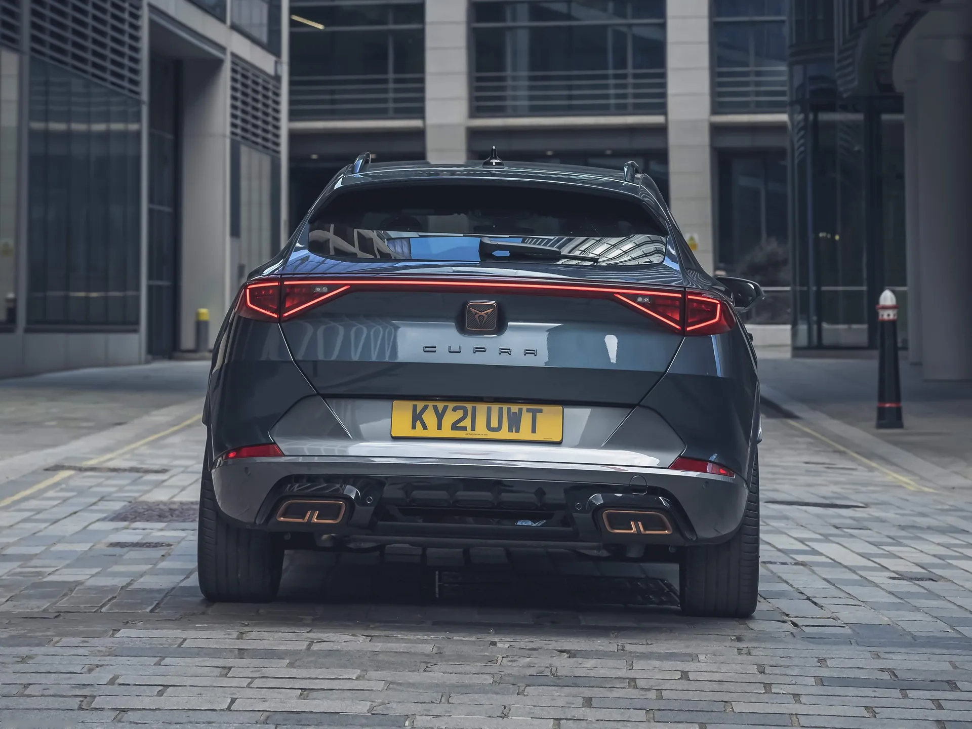 Cupra Formentor e-Hybrid [UK] (2021) – zezadu