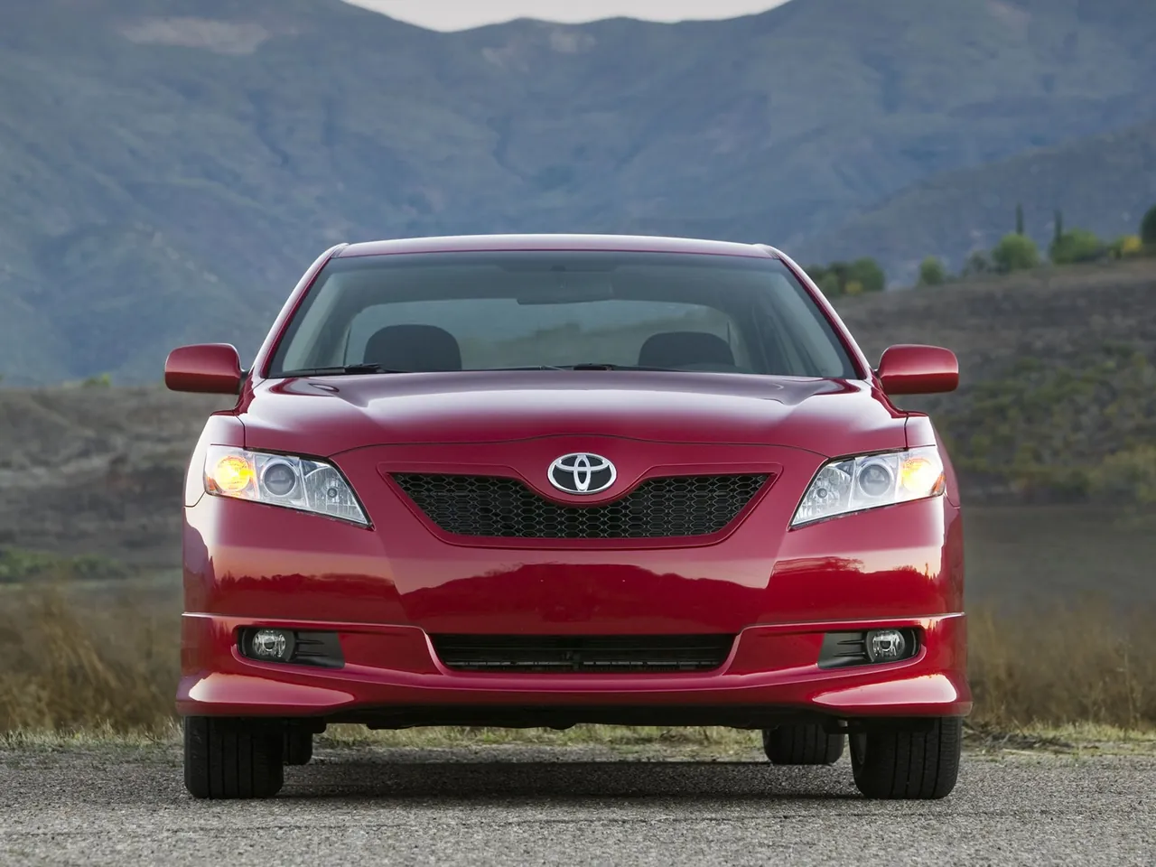Toyota Camry SE (2007) - Front
