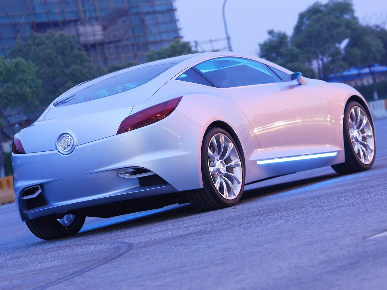 Buick Riviera Concept Coupe (2007) – zadní tříčtvrteční pohled
