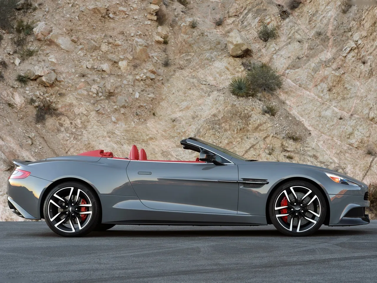 Aston Martin Vanquish Volante (2015) - Side Profile