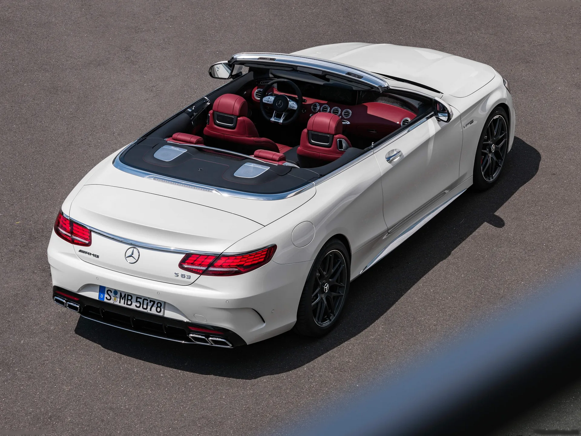 Mercedes-Benz S63 AMG Cabriolet (2018) – zadní tříčtvrteční pohled
