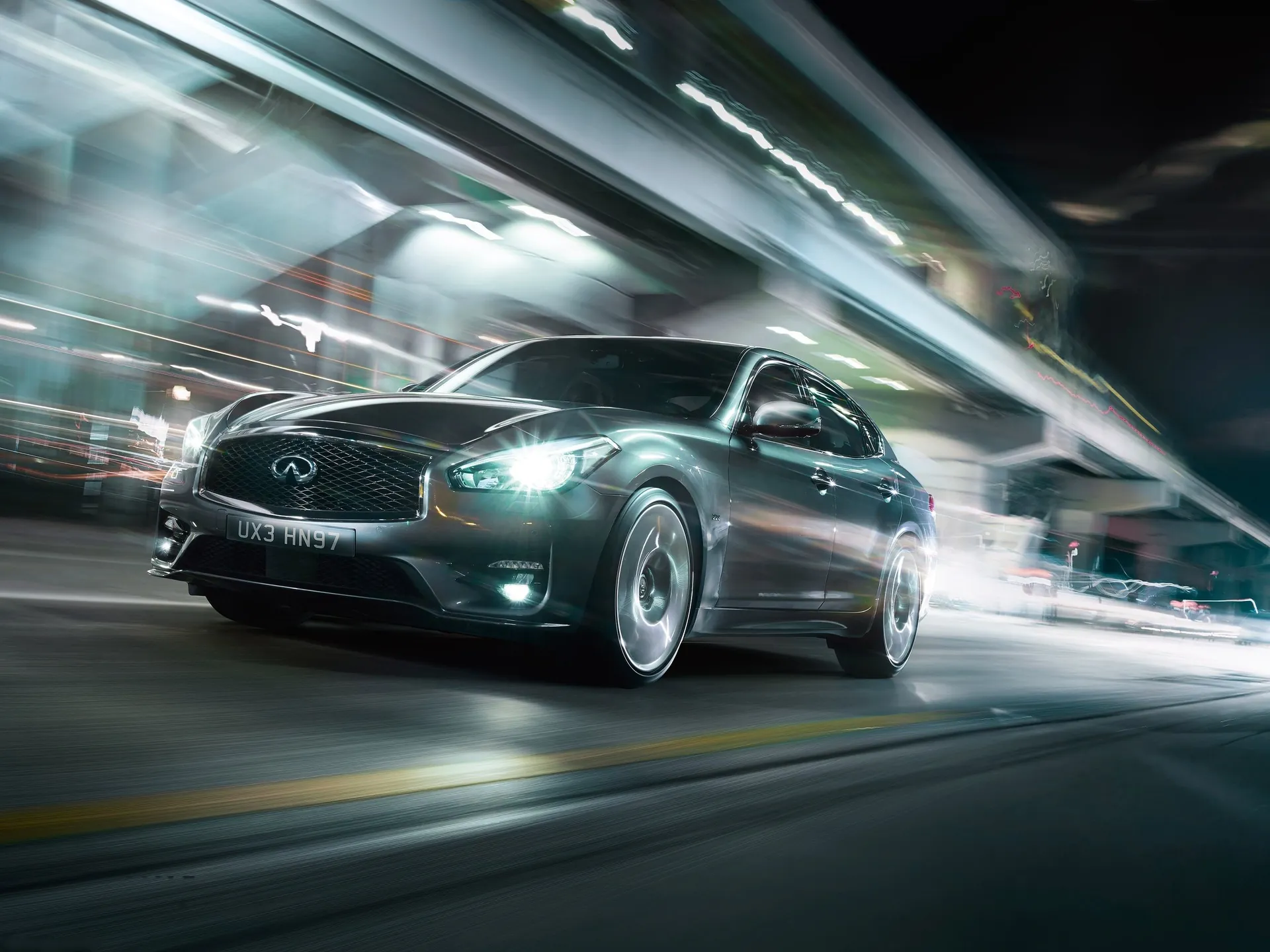 Infiniti Q70 (2015)