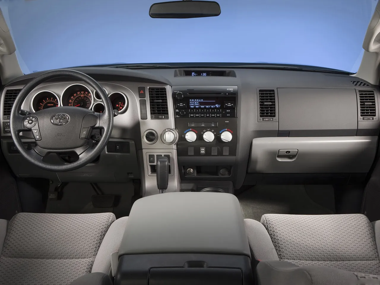 Toyota Tundra (2010) – interiér