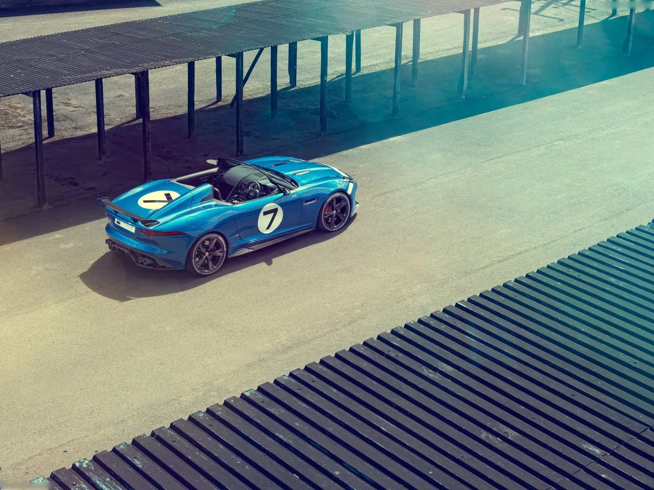Jaguar Project 7 Concept (2013) – zadní tříčtvrteční pohled