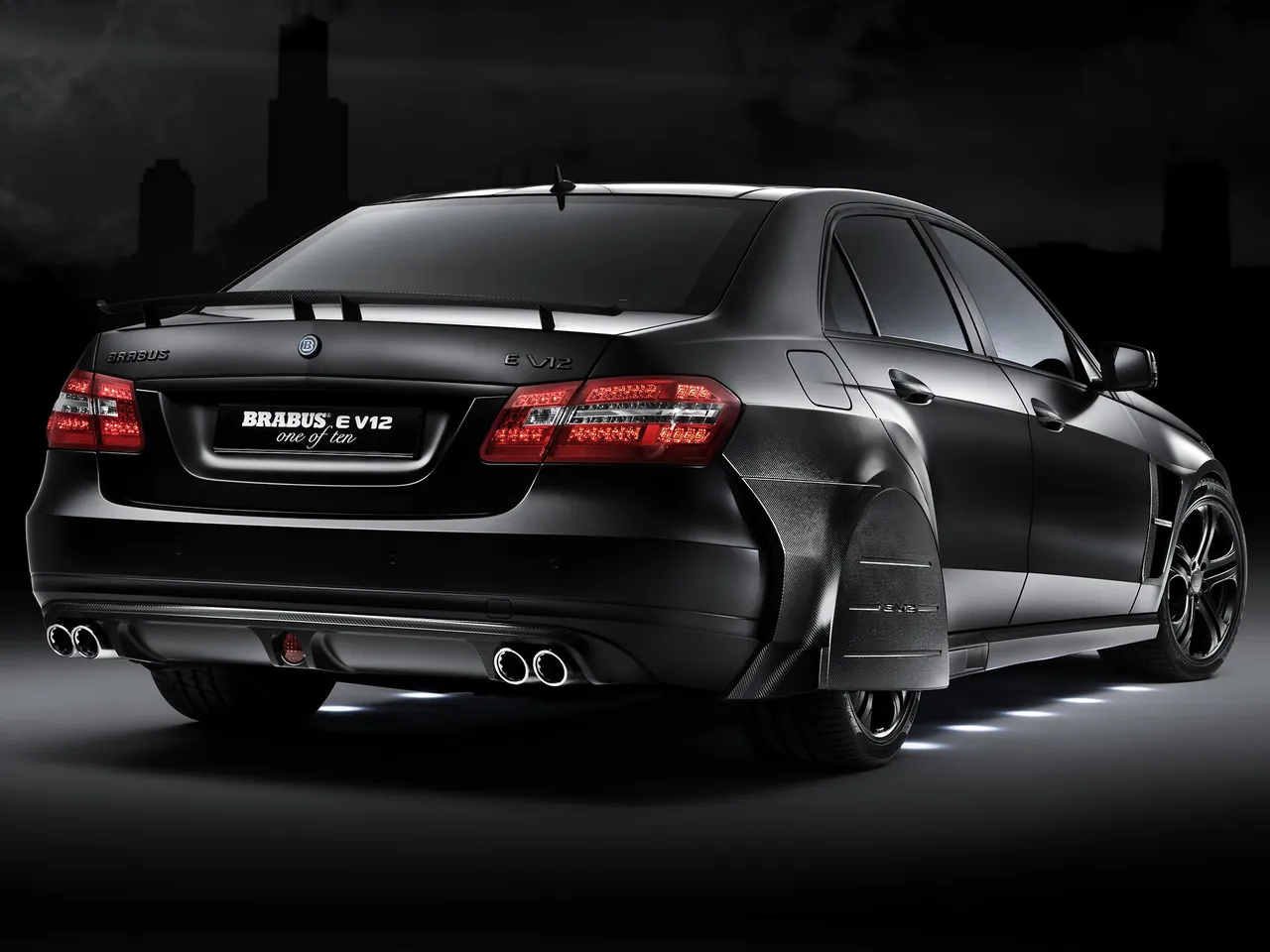 Brabus E V12 (2010) – zadní tříčtvrteční pohled