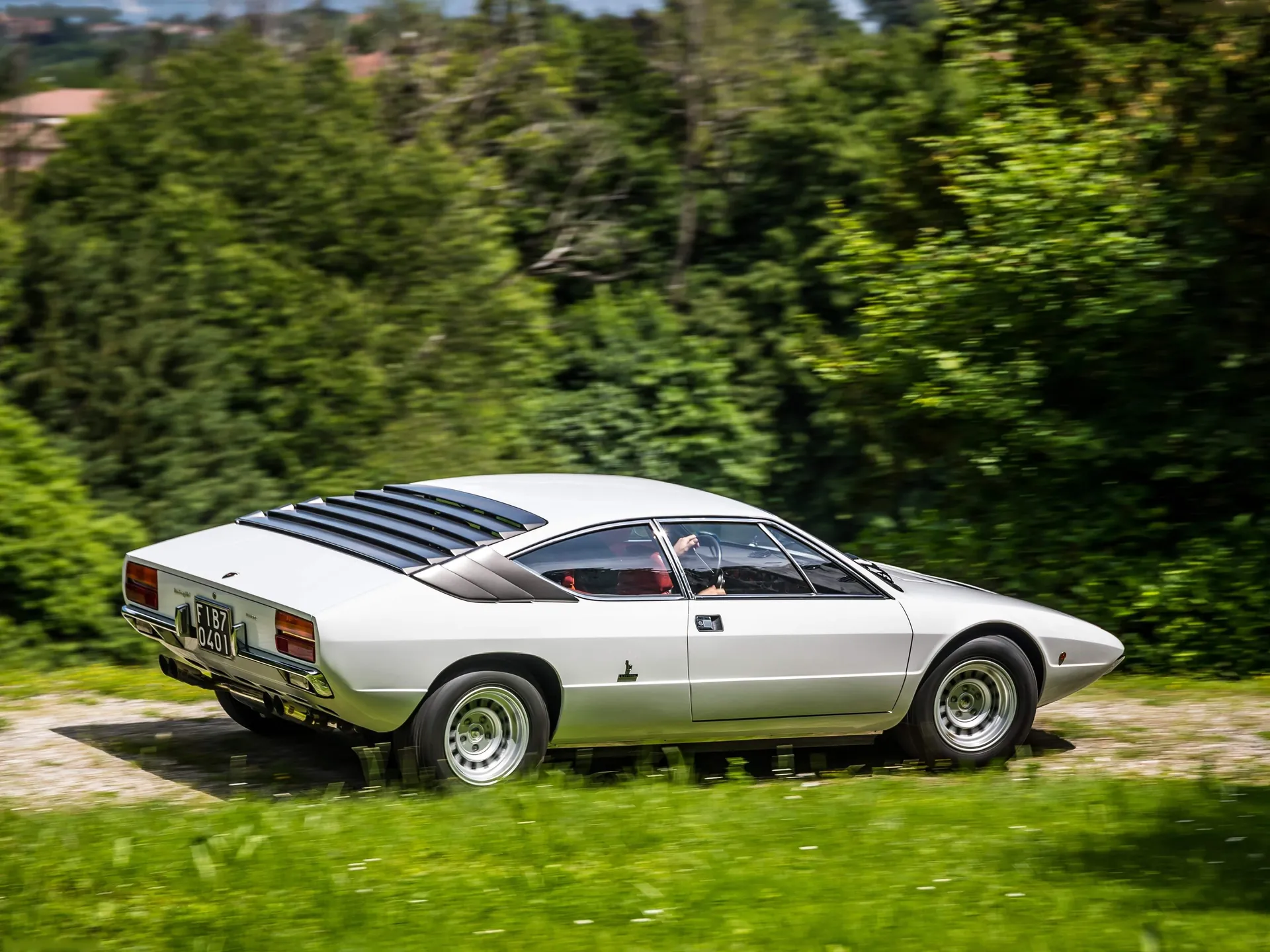 Lamborghini Urraco (1972) – zadní tříčtvrteční pohled