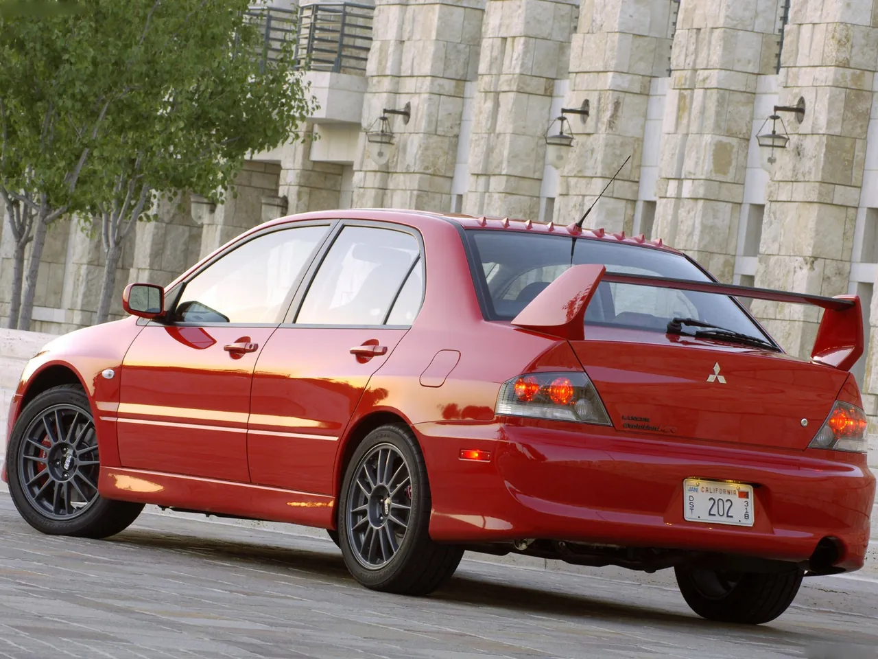 Mitsubishi Lancer Evolution MR (2006) – zadní tříčtvrteční pohled