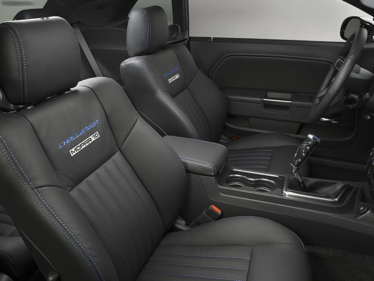 Dodge Challenger Mopar (2010) – interiér