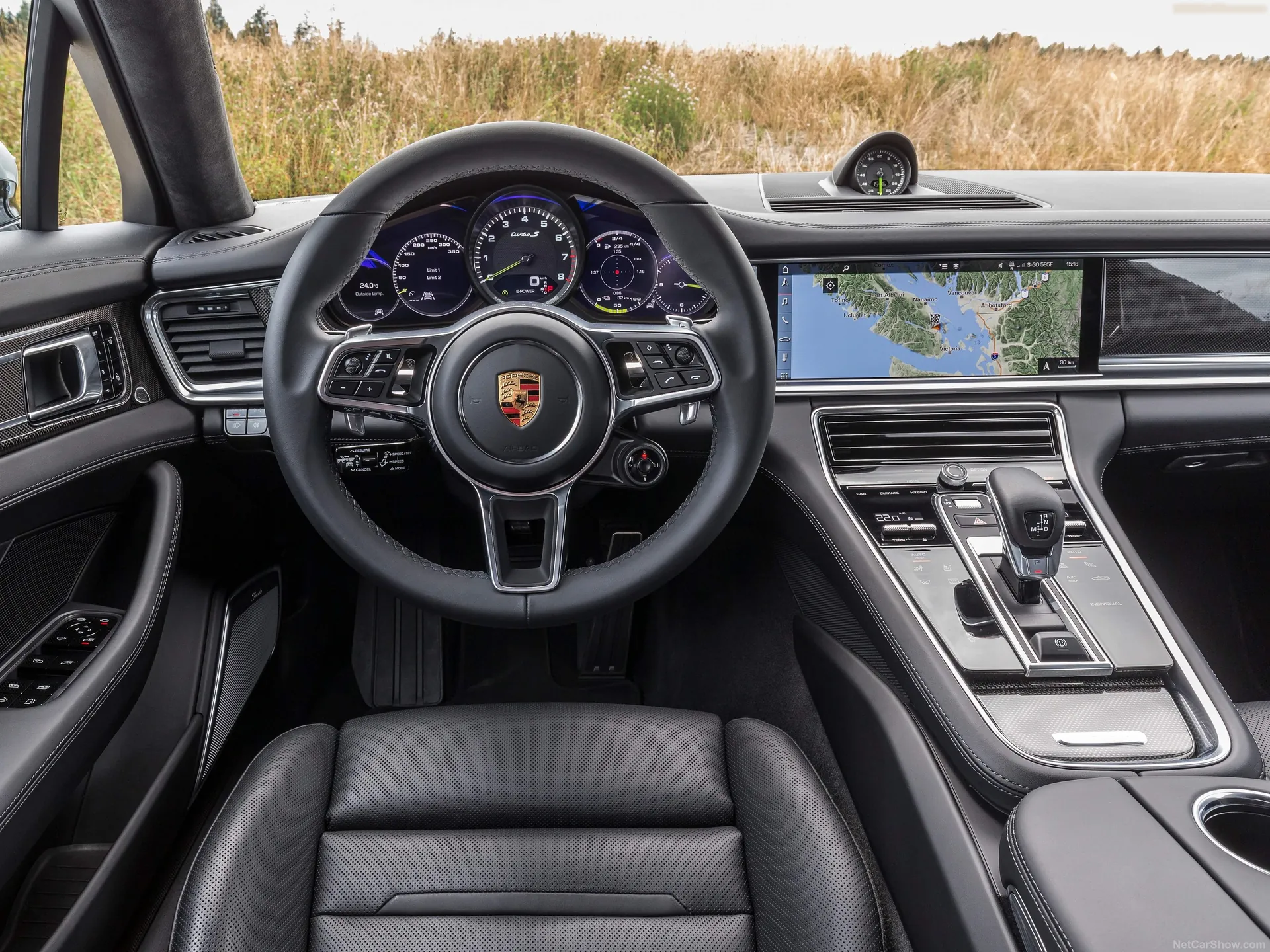 Porsche Panamera Turbo S E-Hybrid (2018) – interiér