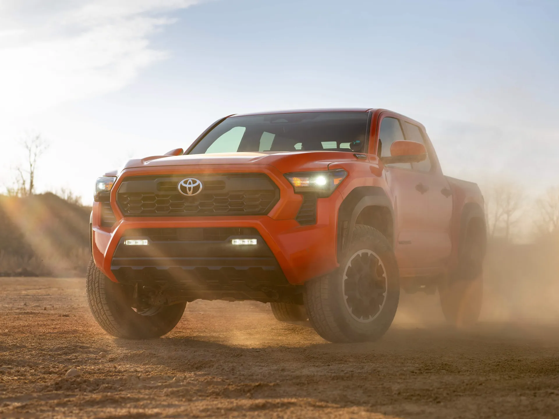 Toyota Tacoma i-FORCE MAX TRD Off-Road (2024)