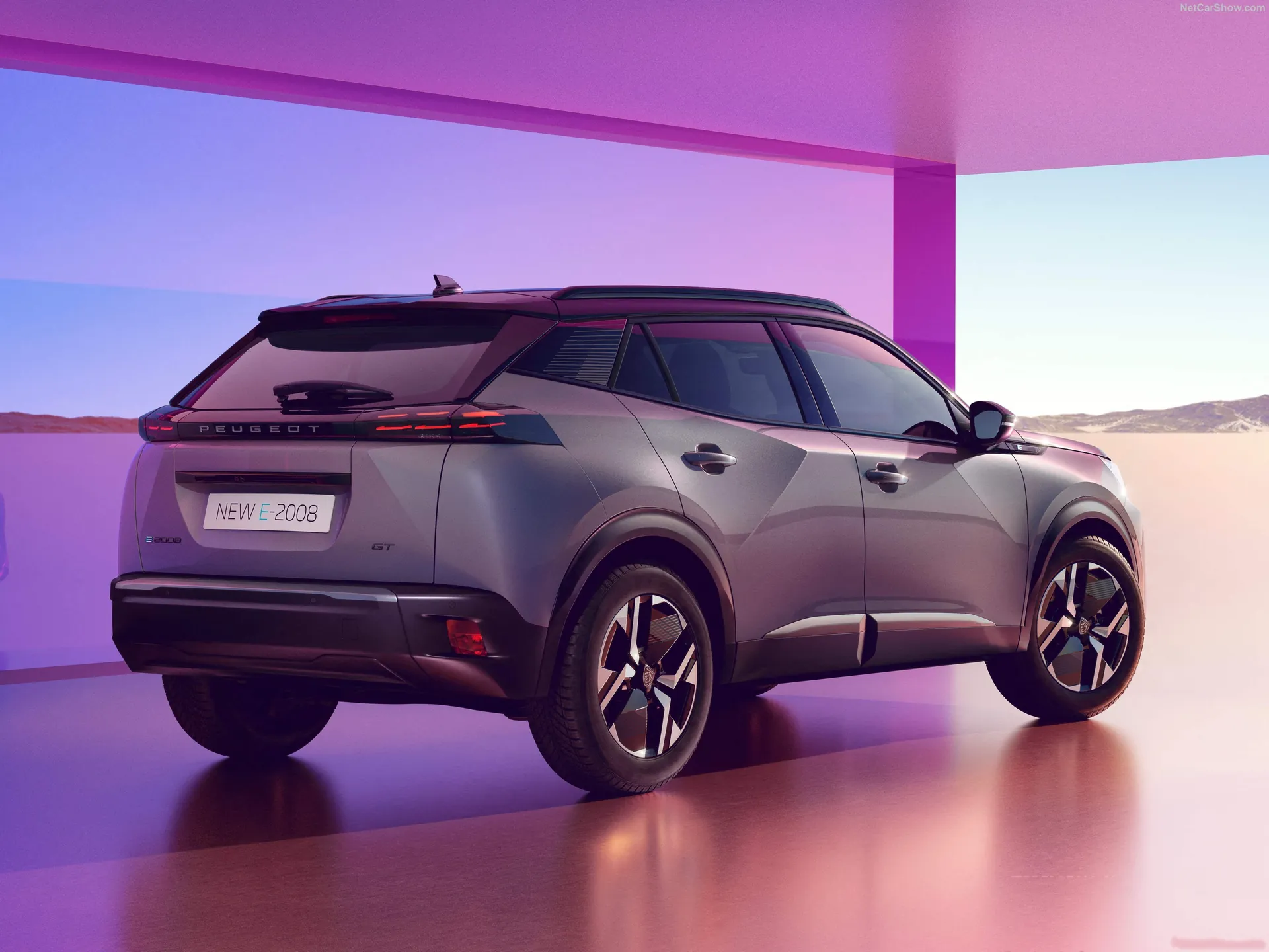 Peugeot e-2008 (2024) – zadní tříčtvrteční pohled