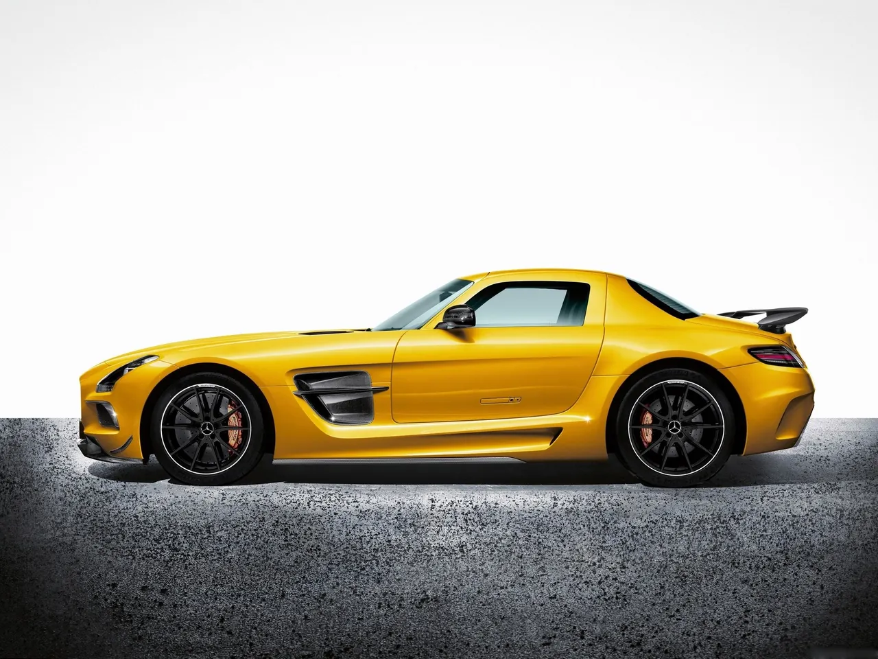 Mercedes-Benz SLS AMG Black Series (2014) - Side Profile