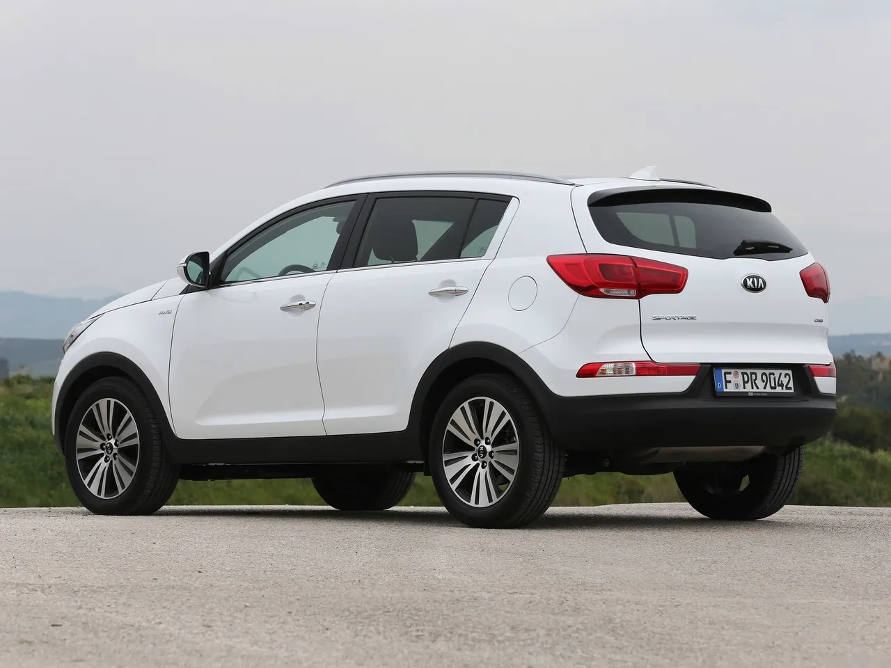 Kia Sportage (2014) - Rear Three-Quarter