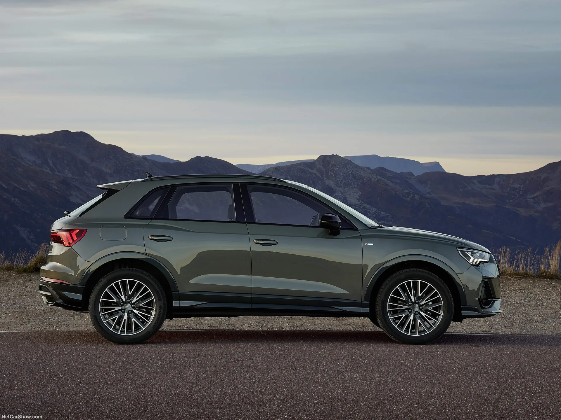 Audi Q3 (2019) – boční profil