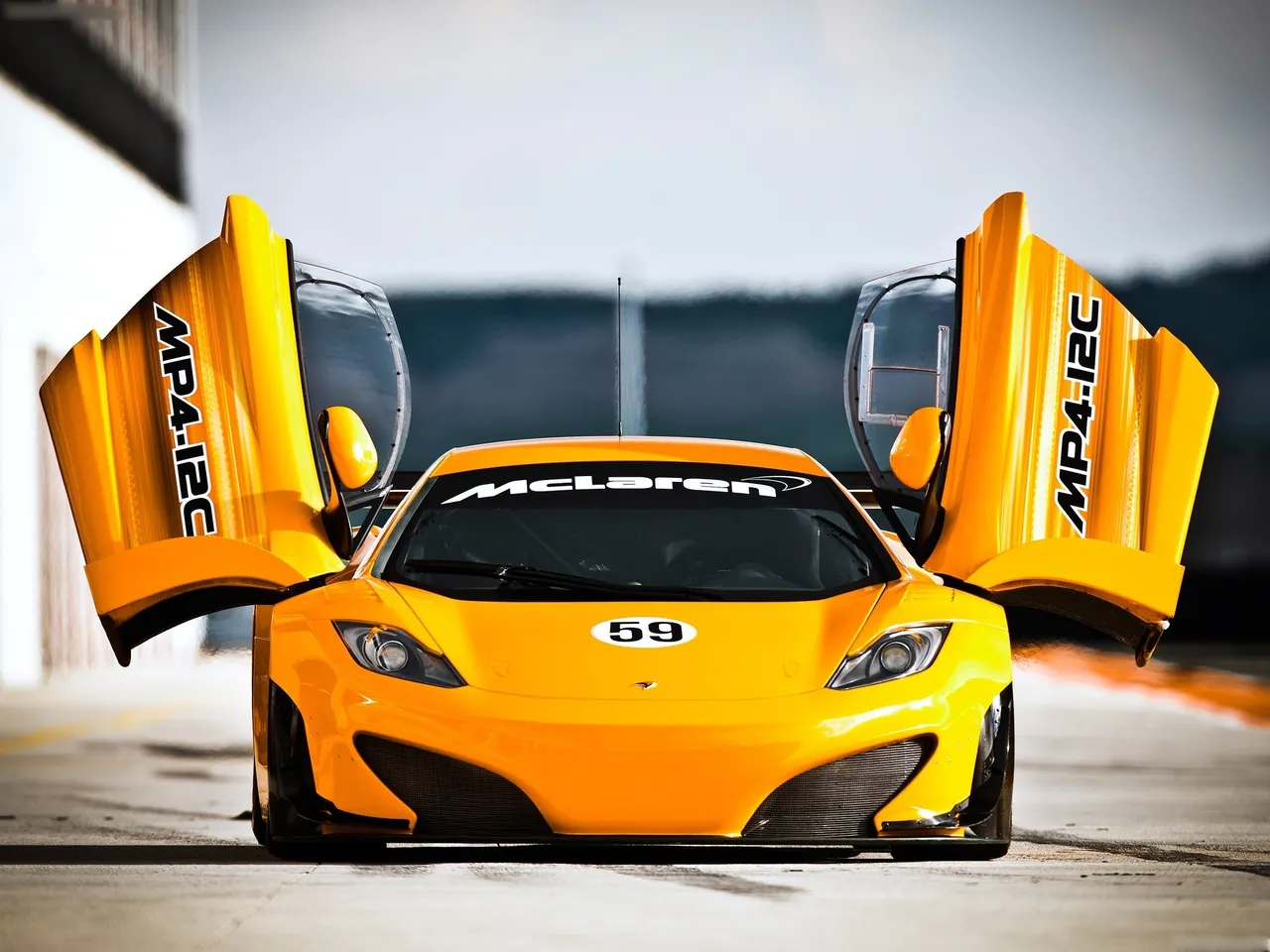 McLaren MP4-12C GT3 (2011) – zepředu