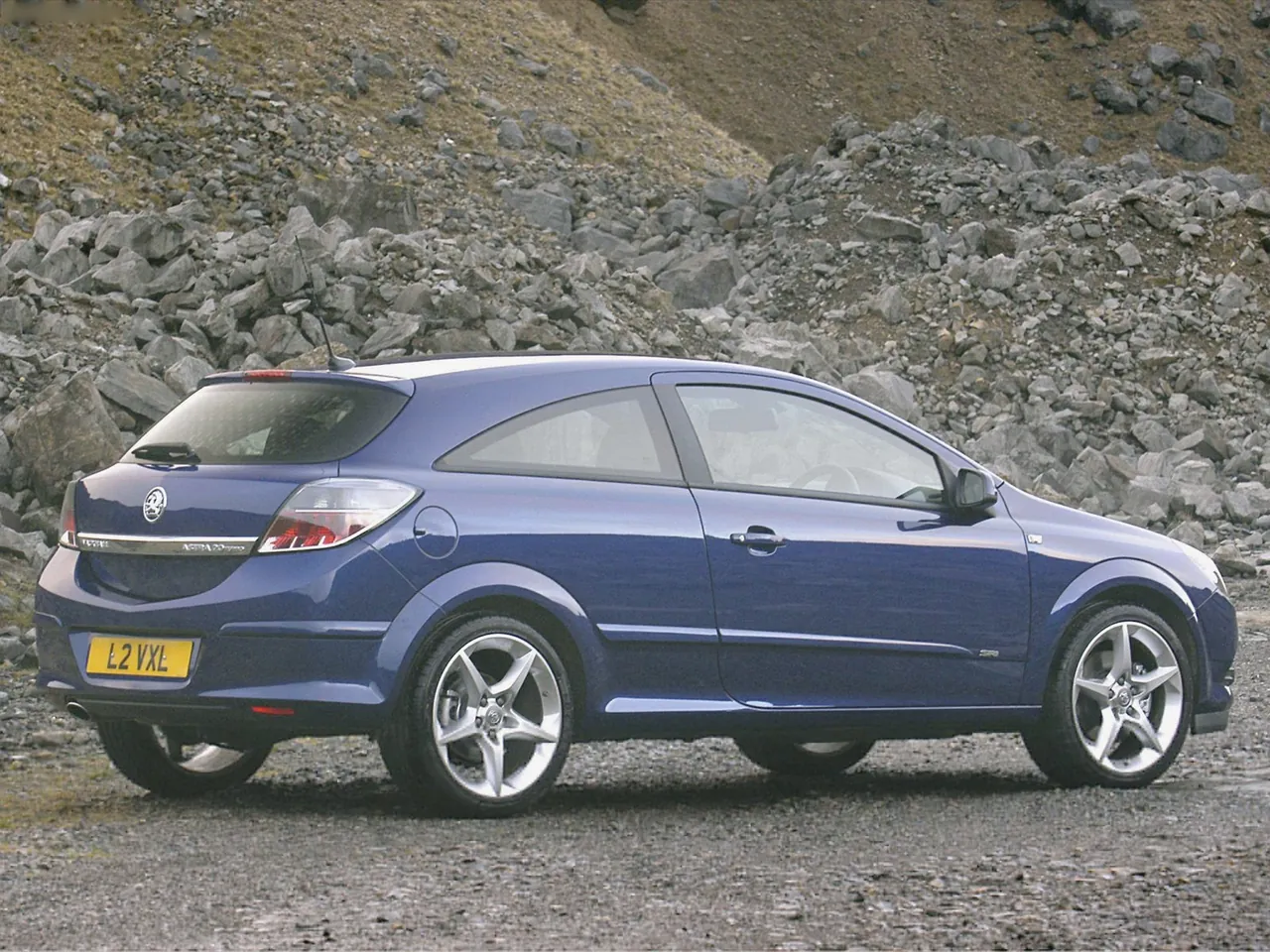 Vauxhall Astra Sport Hatch (2005) – zadní tříčtvrteční pohled