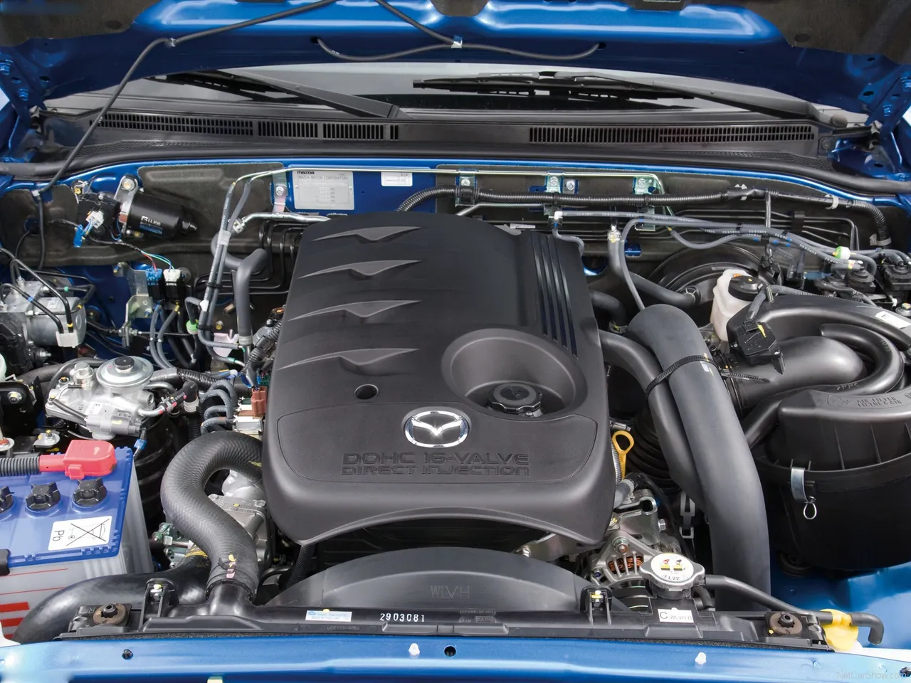 Mazda BT-50 (2009) – motorový prostor